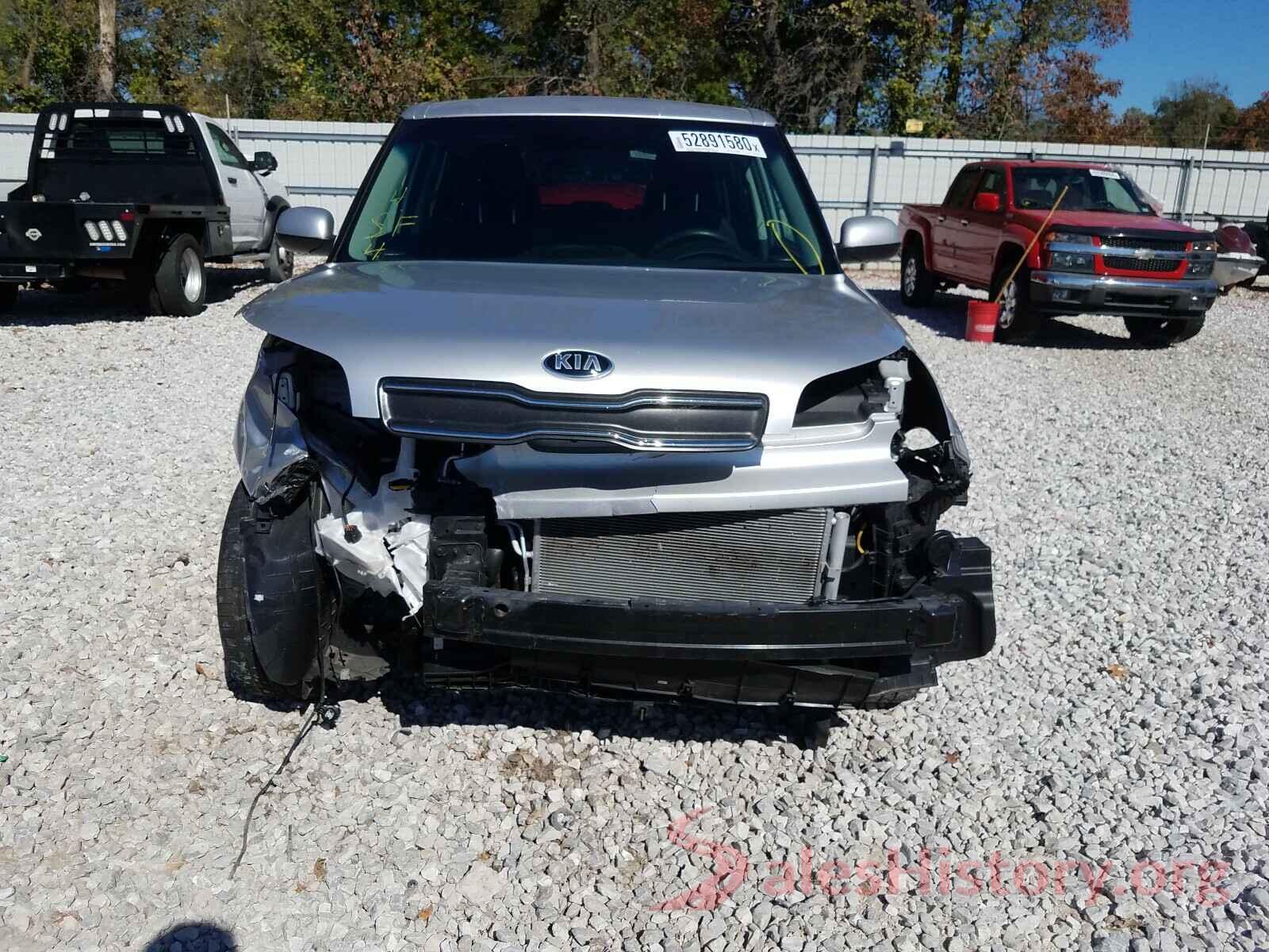 KNDJN2A20J7563558 2018 KIA SOUL