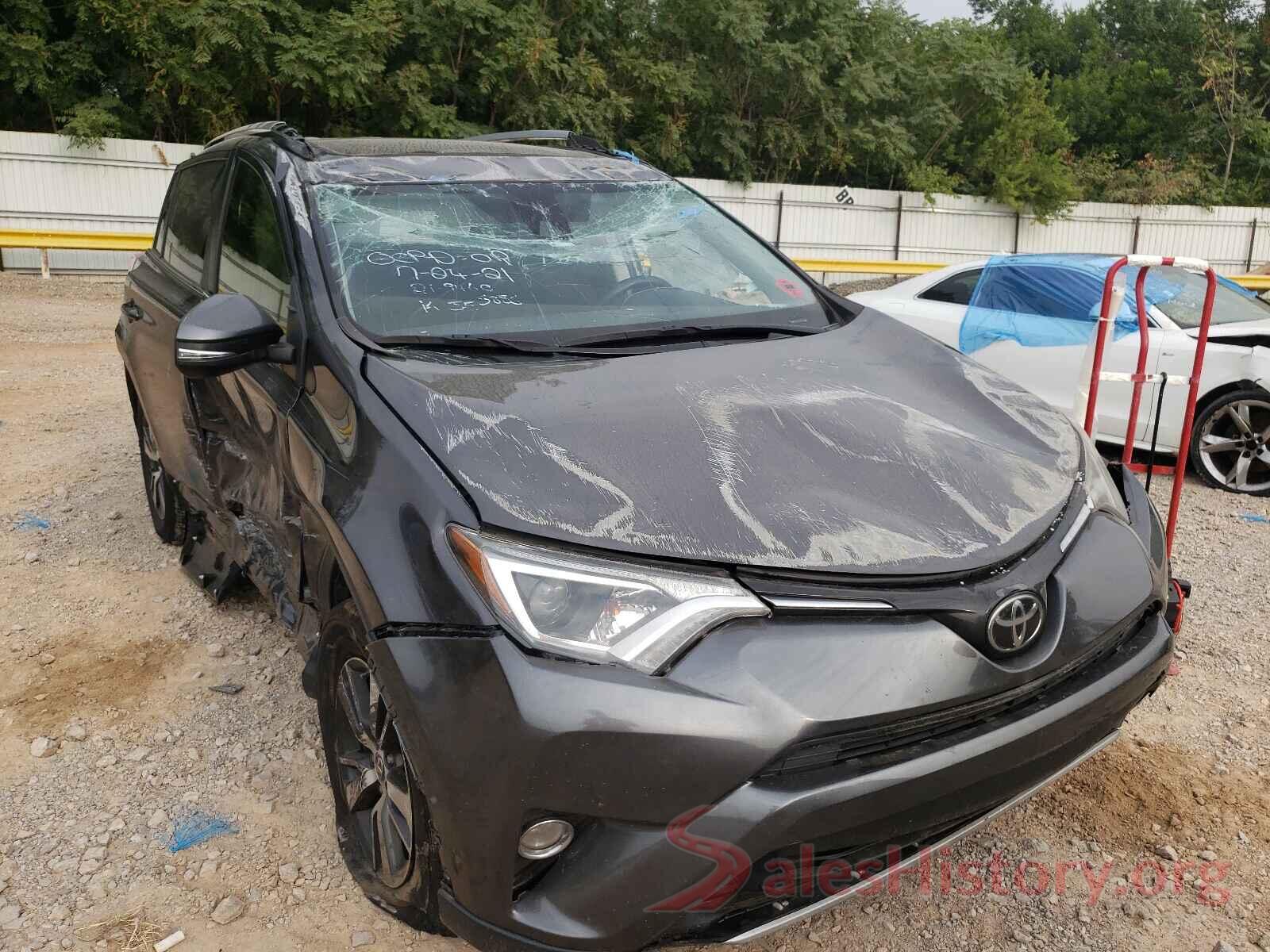 JTMWFREV9HJ705886 2017 TOYOTA RAV4