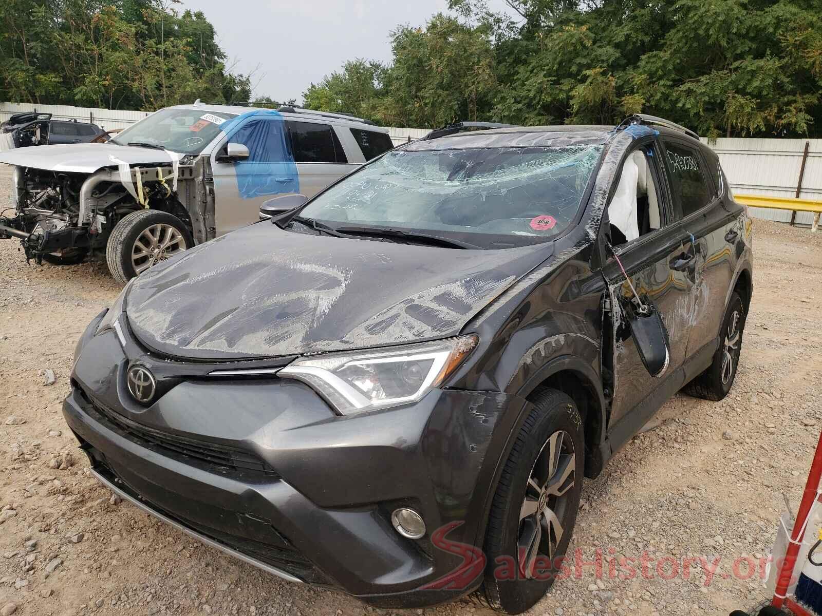 JTMWFREV9HJ705886 2017 TOYOTA RAV4