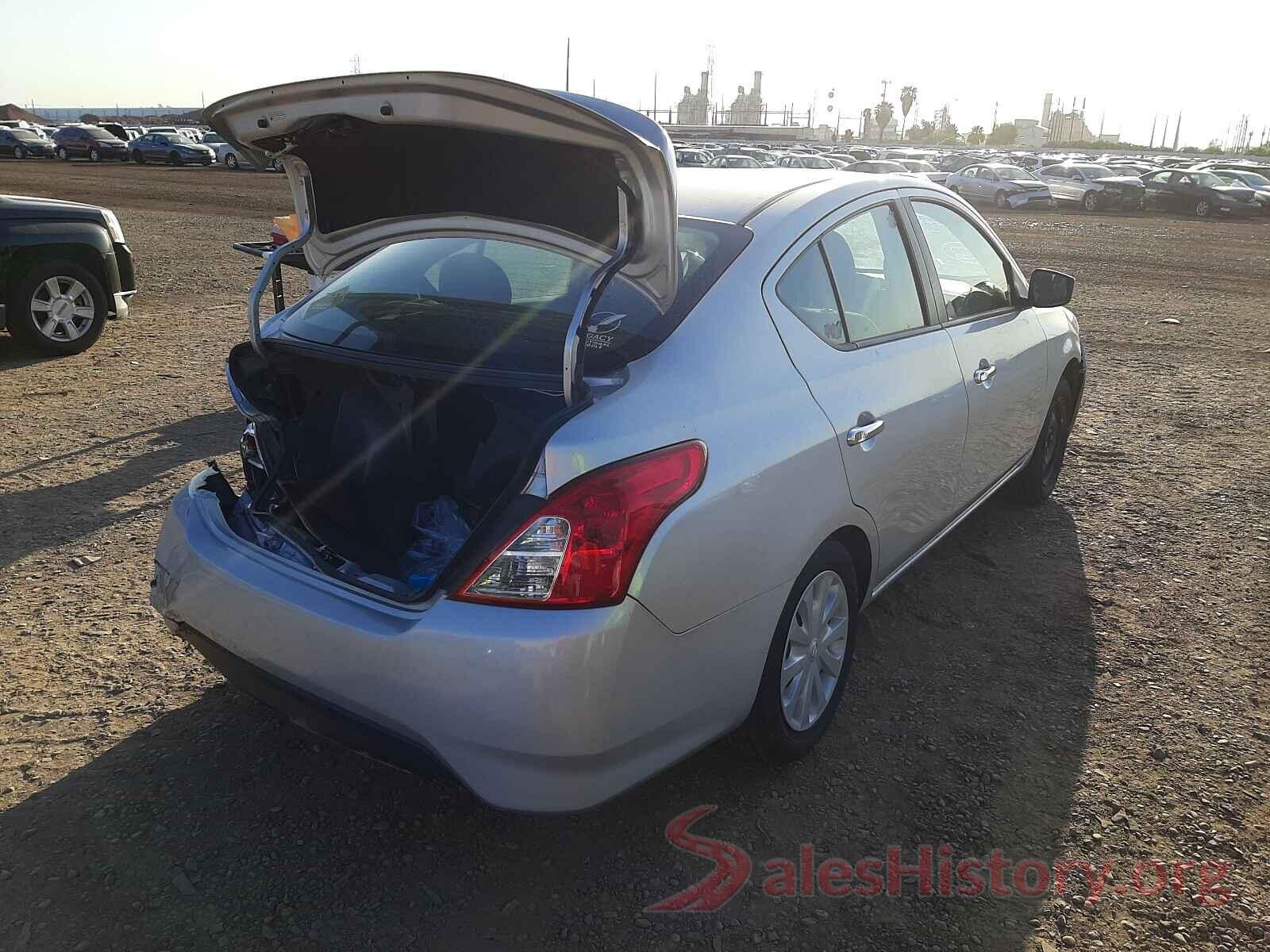 3N1CN7AP7JK406888 2018 NISSAN VERSA