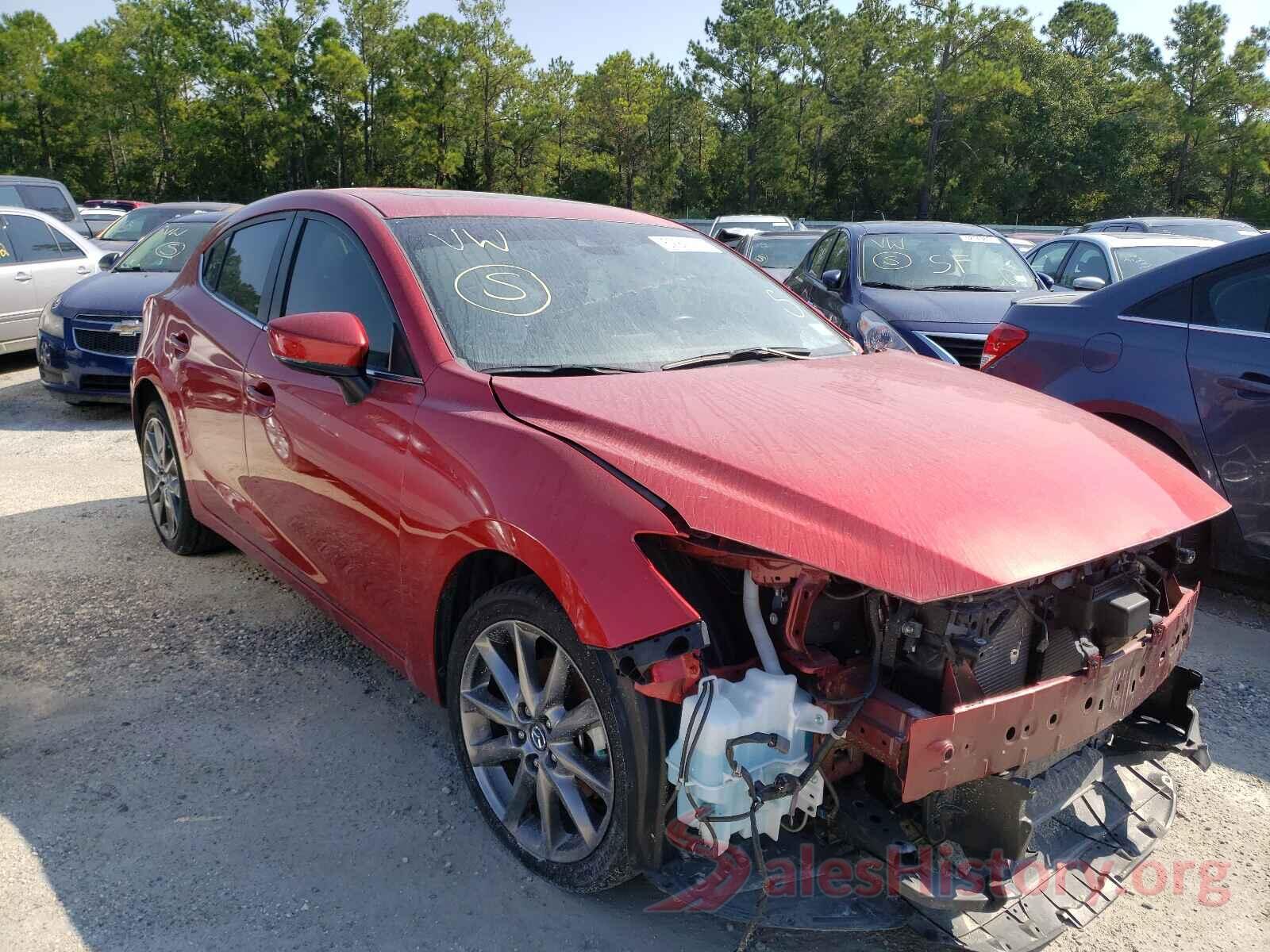 3MZBN1L38JM268070 2018 MAZDA 3