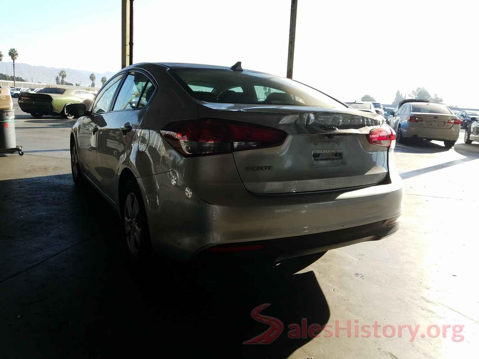 3KPFK4A75JE272446 2018 KIA FORTE