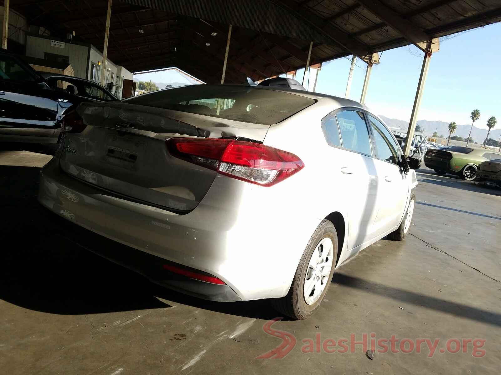 3KPFK4A75JE272446 2018 KIA FORTE