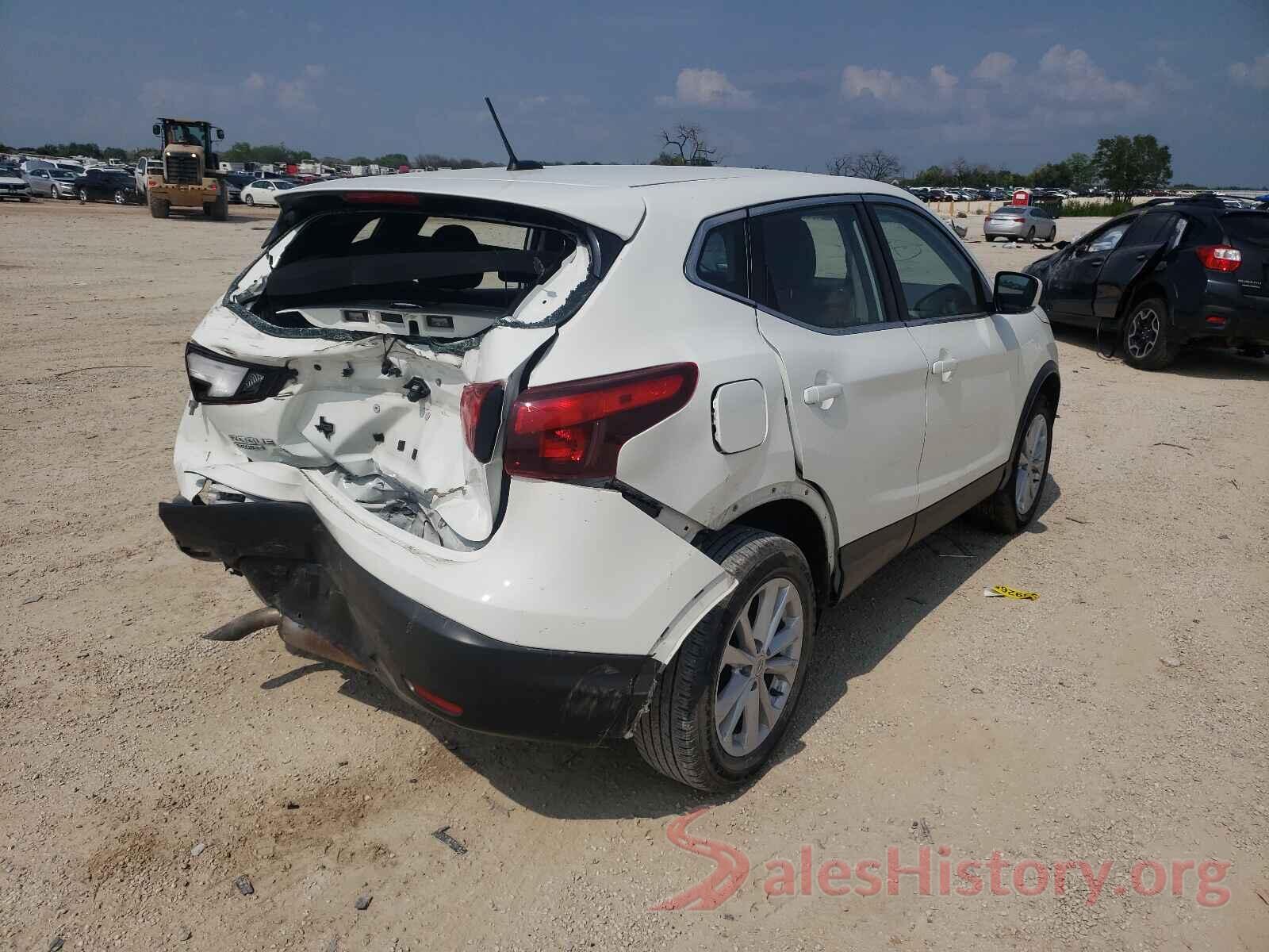 JN1BJ1CP2JW152562 2018 NISSAN ROGUE