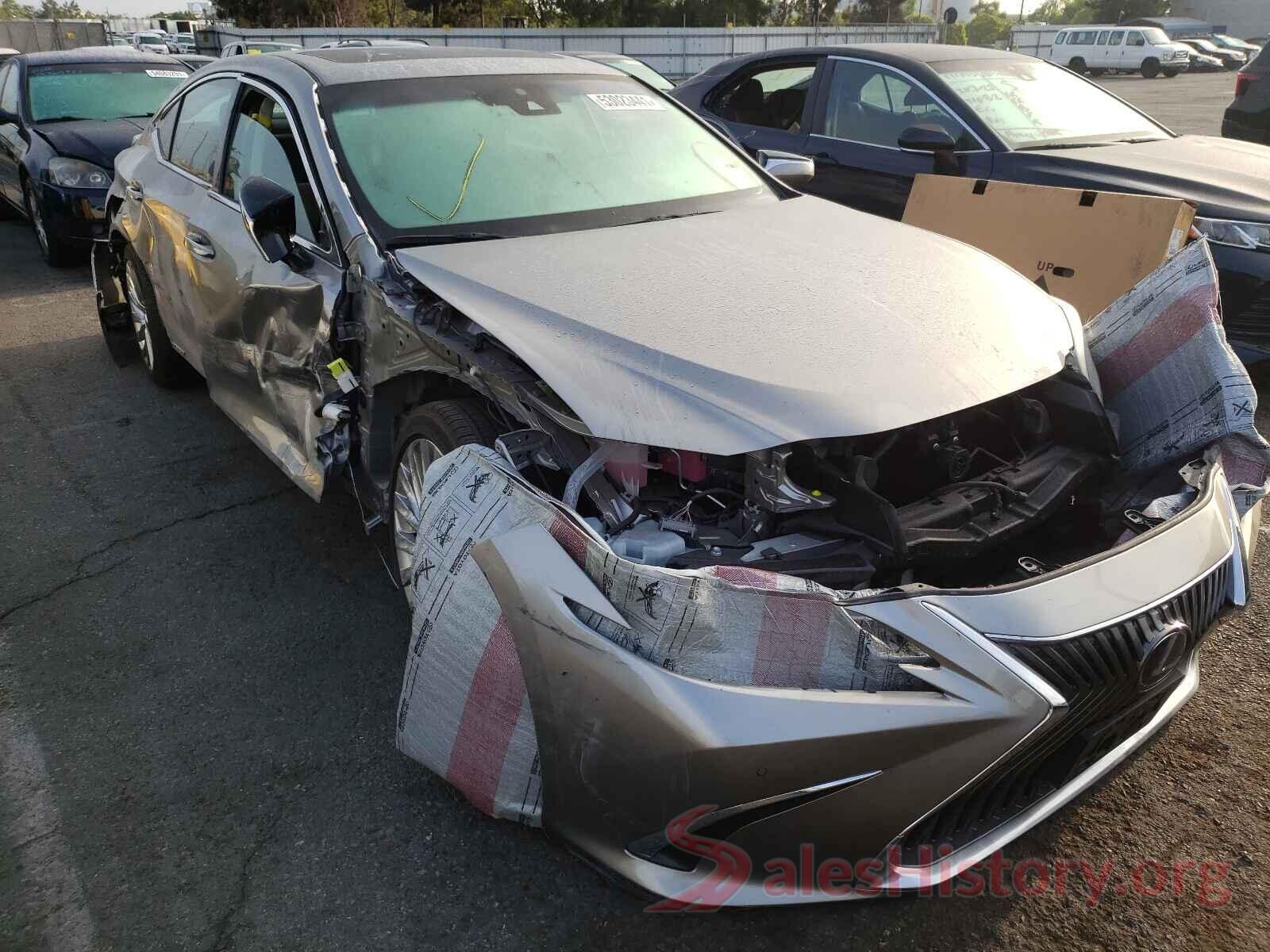 58AB21B14KU002140 2019 LEXUS ES300