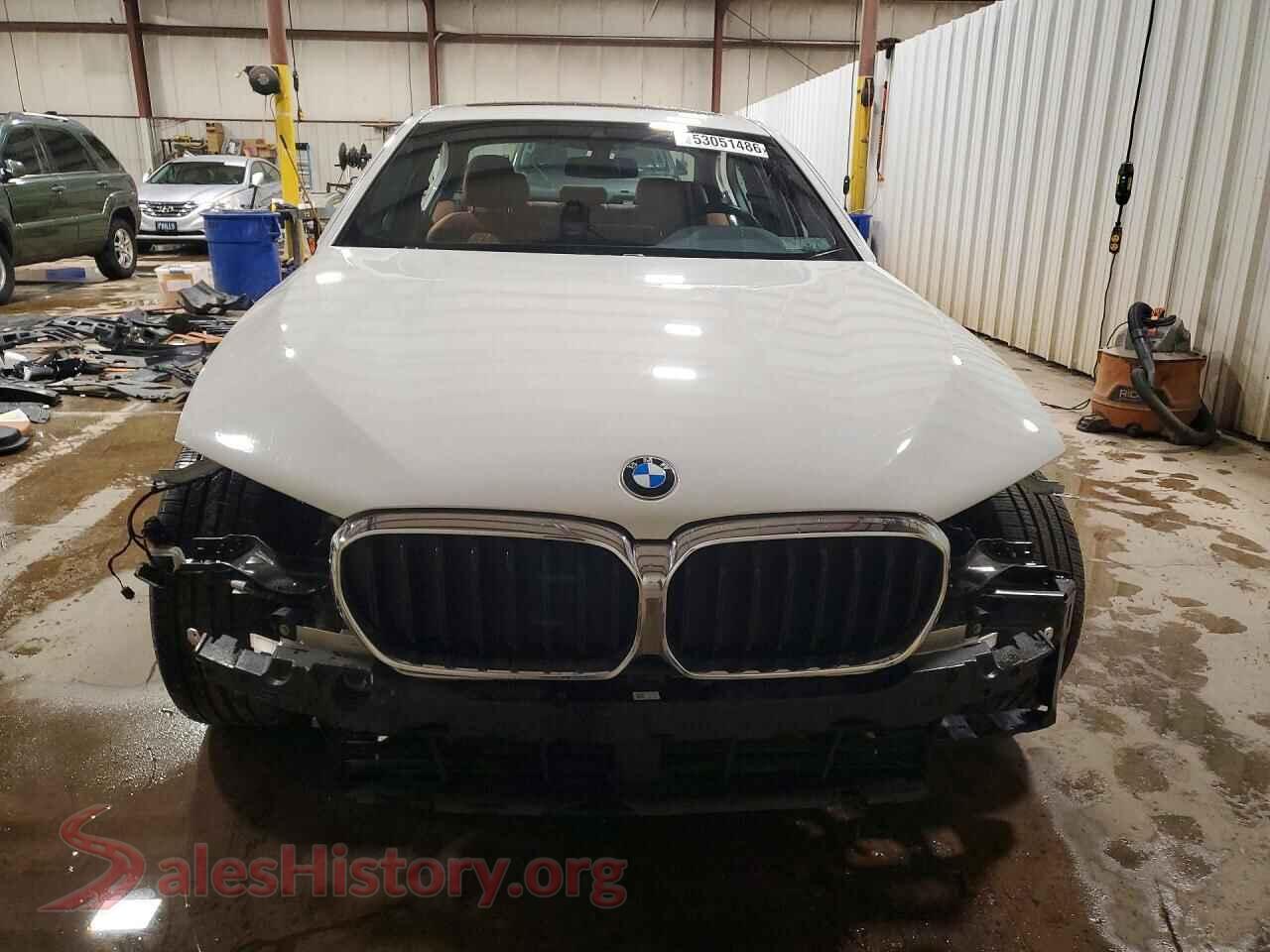 2022 BMW 5 SERIES VIN WBA13BJ06NWX59419, rear view