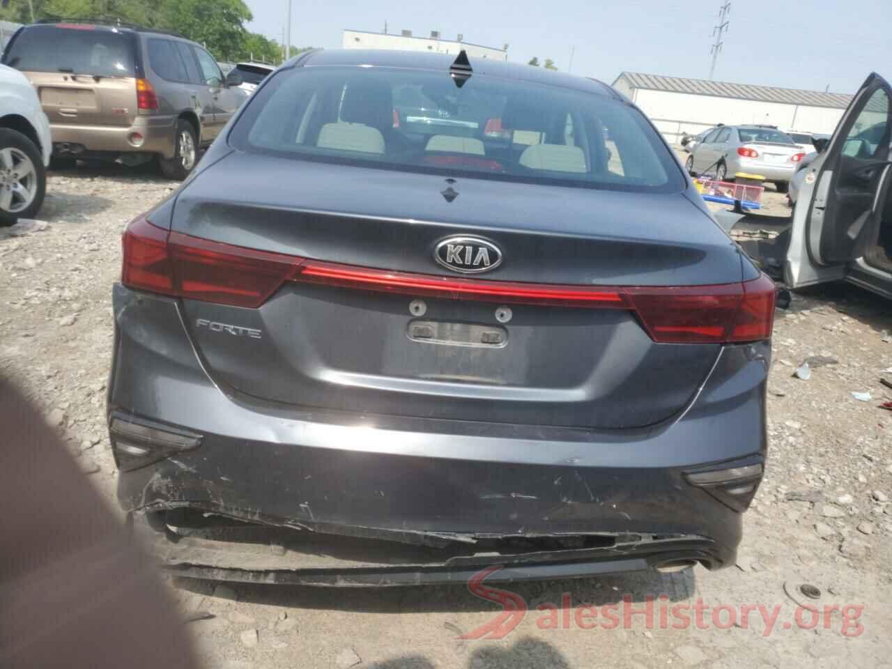 3KPF24AD8KE125609 2019 KIA FORTE