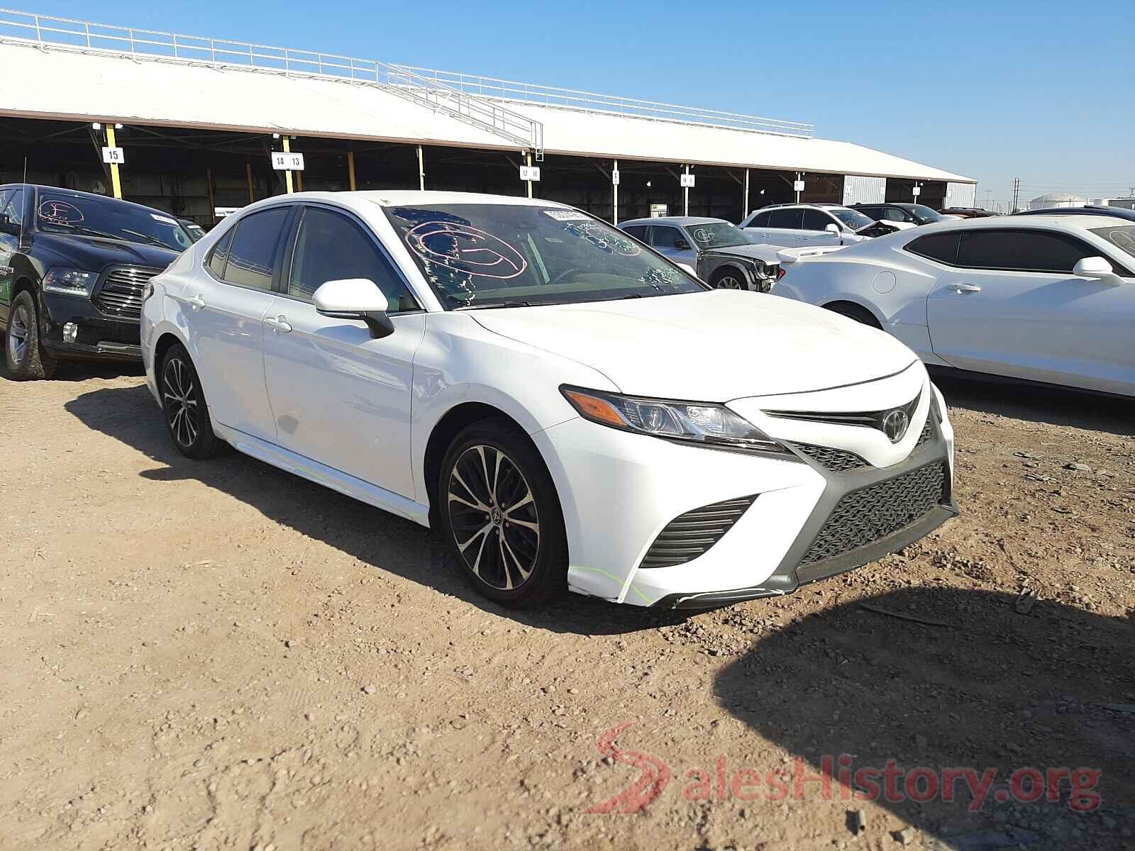 4T1B11HK8KU726018 2019 TOYOTA CAMRY