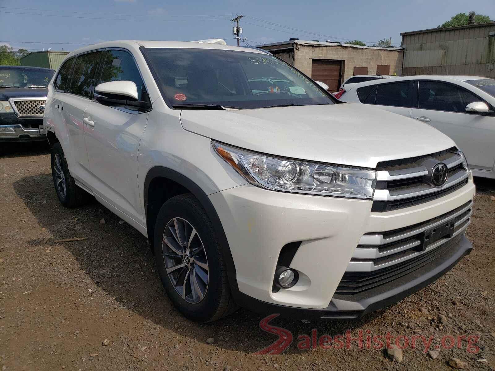 5TDJZRFH8JS842465 2018 TOYOTA HIGHLANDER