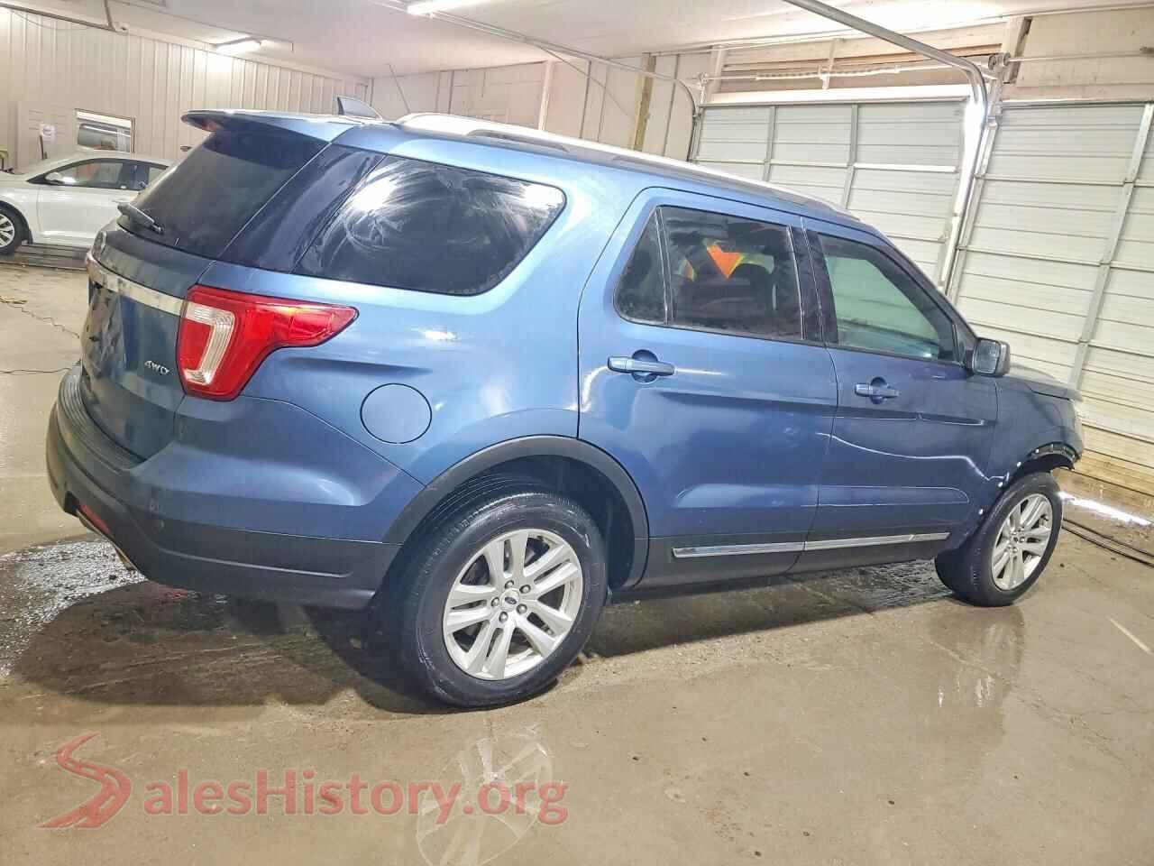 2018 FORD EXPLORER VIN 1FM5K8D87JGA33984, right side view
