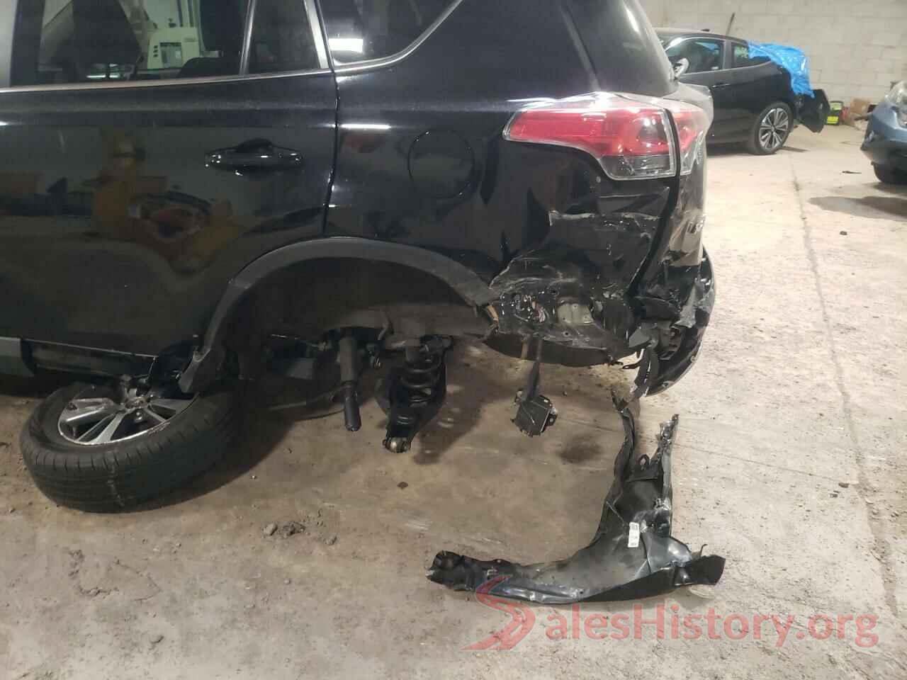 2T3RFREVXJW772422 2018 TOYOTA RAV4