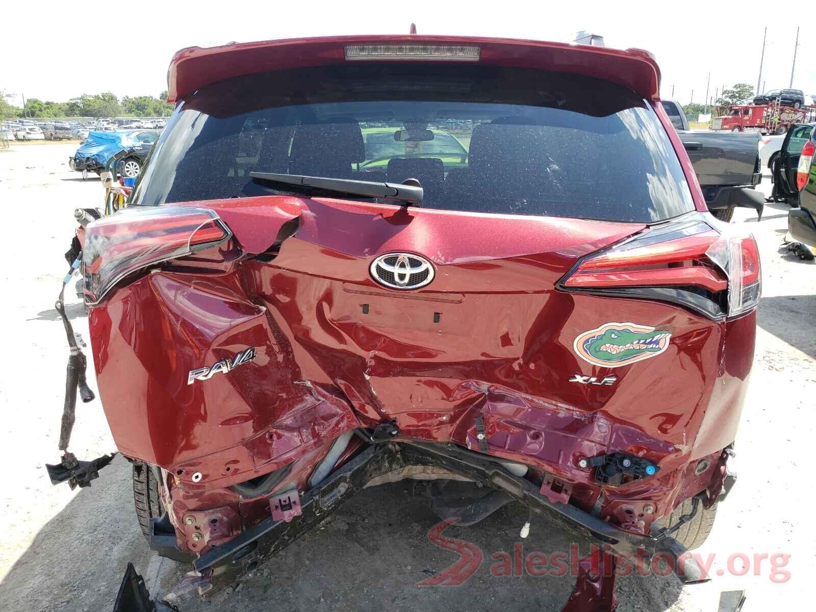 2T3WFREV1JW488597 2018 TOYOTA RAV4