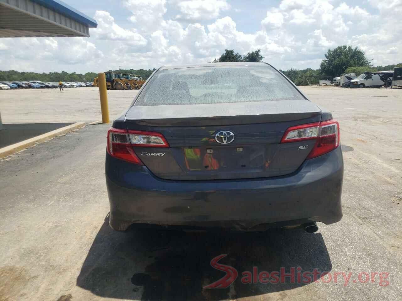 4T1BF1FK2EU452257 2014 TOYOTA CAMRY