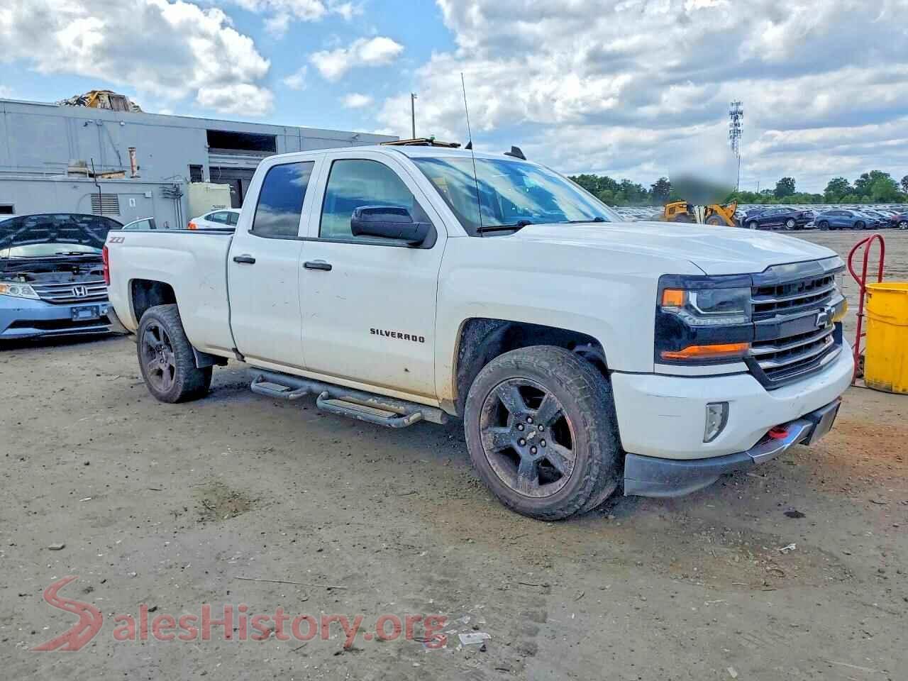 2018 CHEVROLET SILVERADO VIN 1GCVKREC8JZ294784, rear 3/4 view