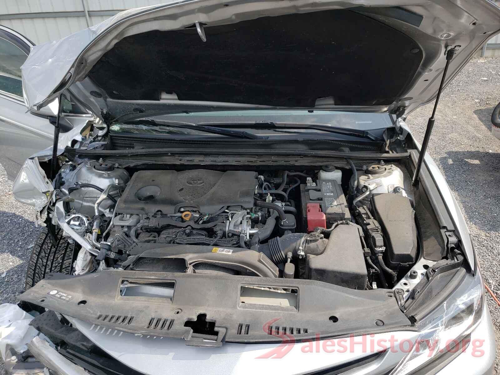 4T1B11HK2JU130305 2018 TOYOTA CAMRY