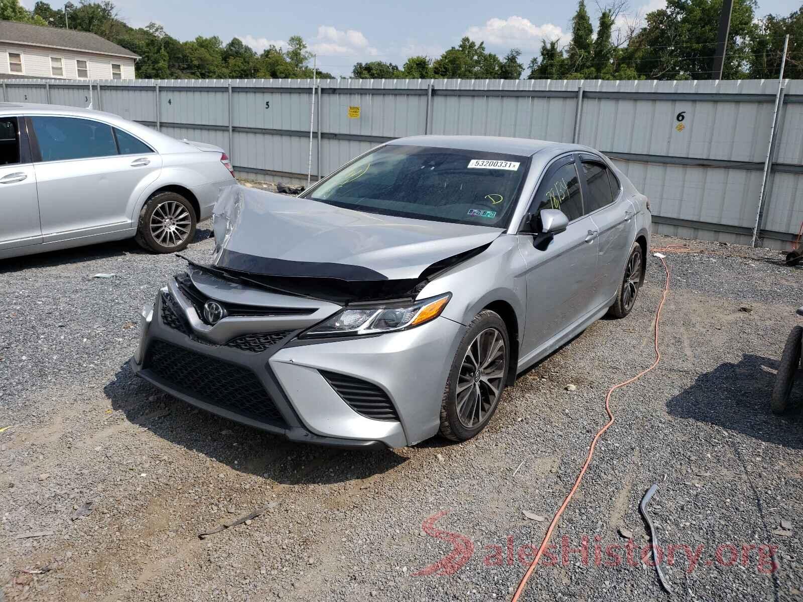 4T1B11HK2JU130305 2018 TOYOTA CAMRY