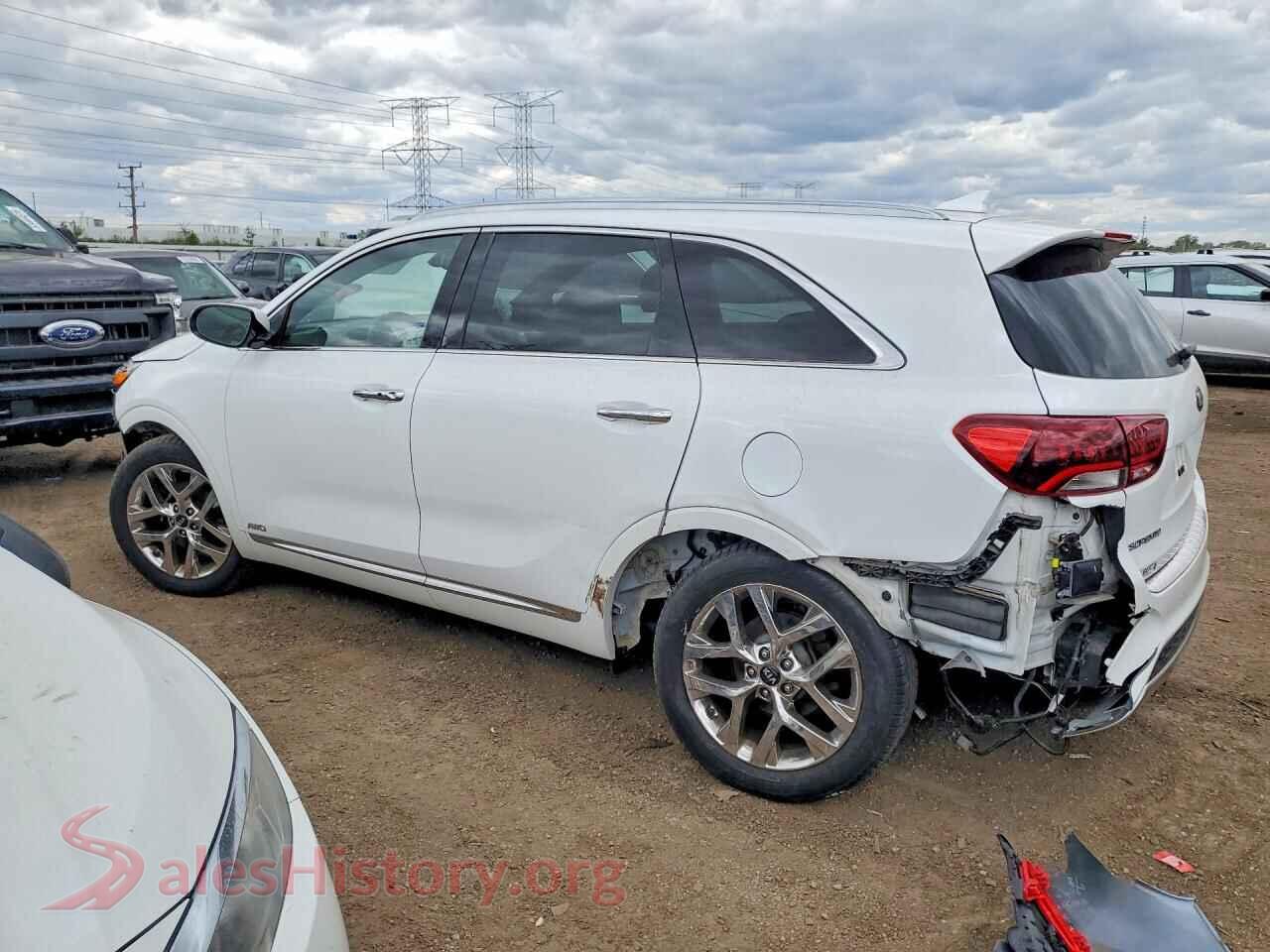 2019 KIA SORENTO VIN 5XYPKDA59KG538705, front view