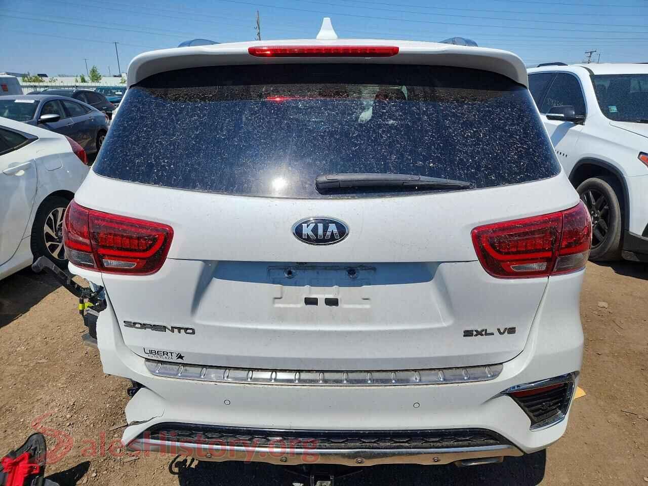 2019 KIA SORENTO VIN 5XYPKDA59KG538705, left side view