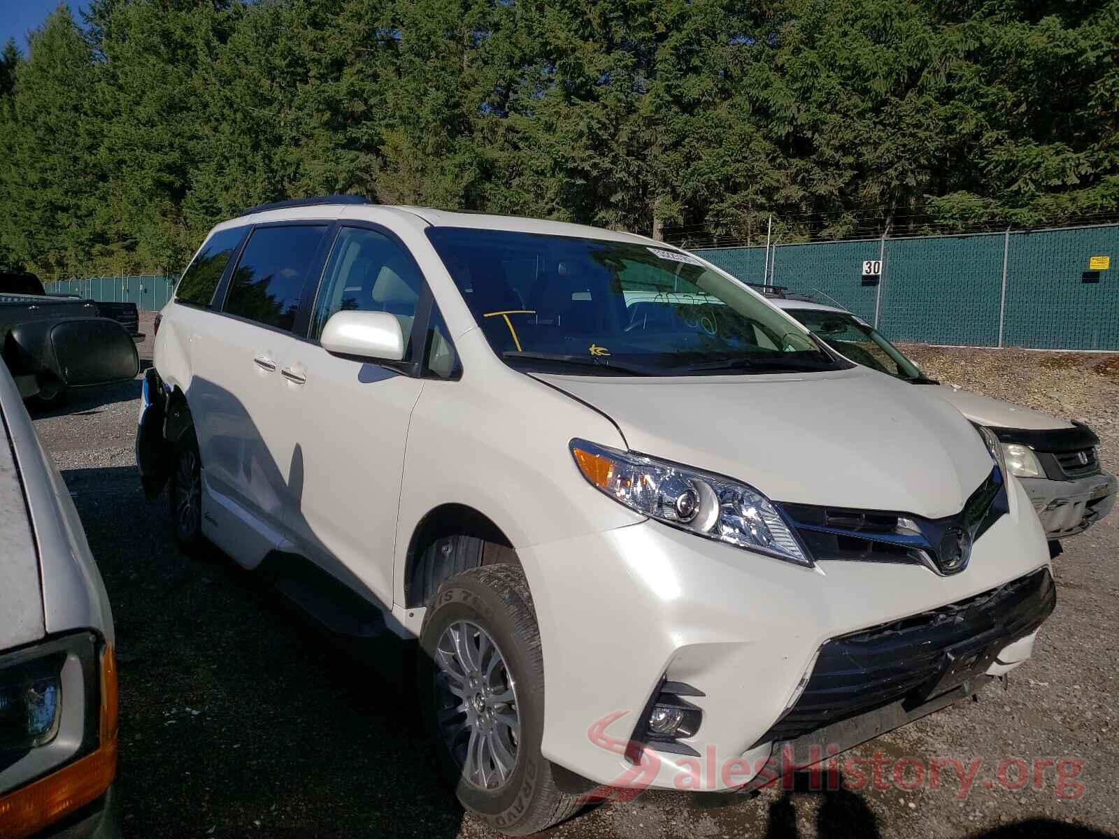 5TDYZ3DCXJS944482 2018 TOYOTA SIENNA