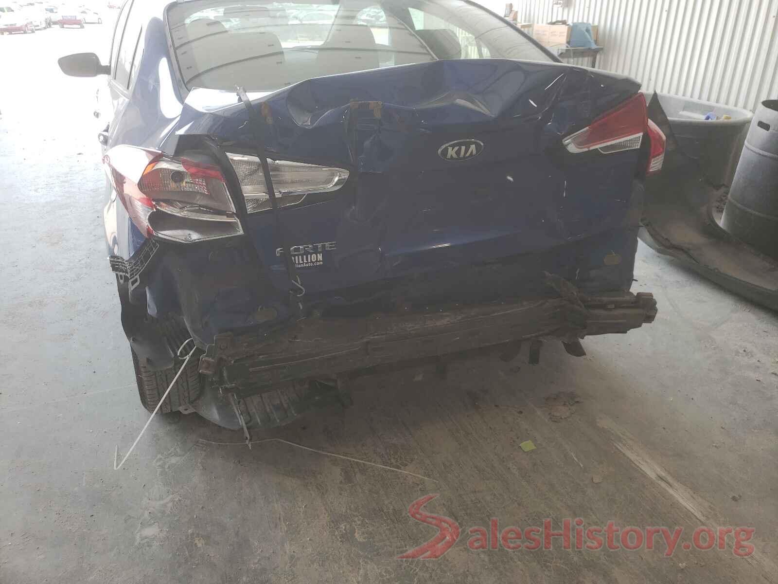 3KPFK4A77HE152593 2017 KIA FORTE