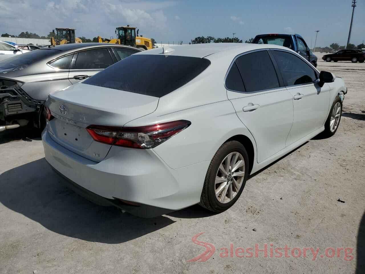 4T1C11AK1NU032094 2022 TOYOTA CAMRY