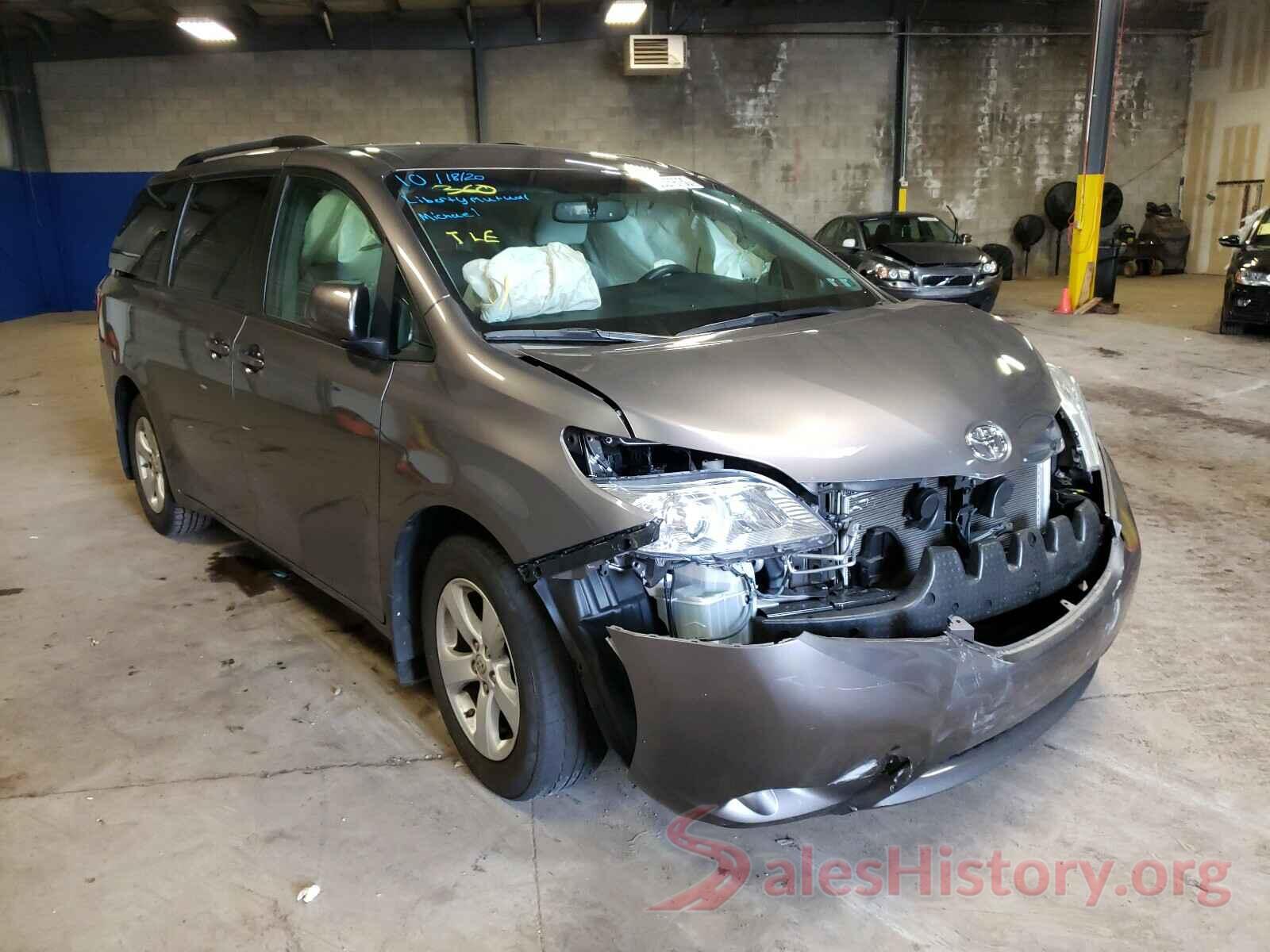 5TDKZ3DC1HS777591 2017 TOYOTA SIENNA