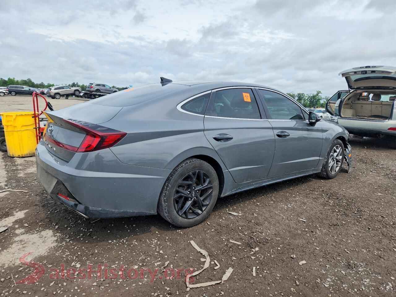 2020 HYUNDAI SONATA VIN 5NPEF4JA7LH028551, right side view