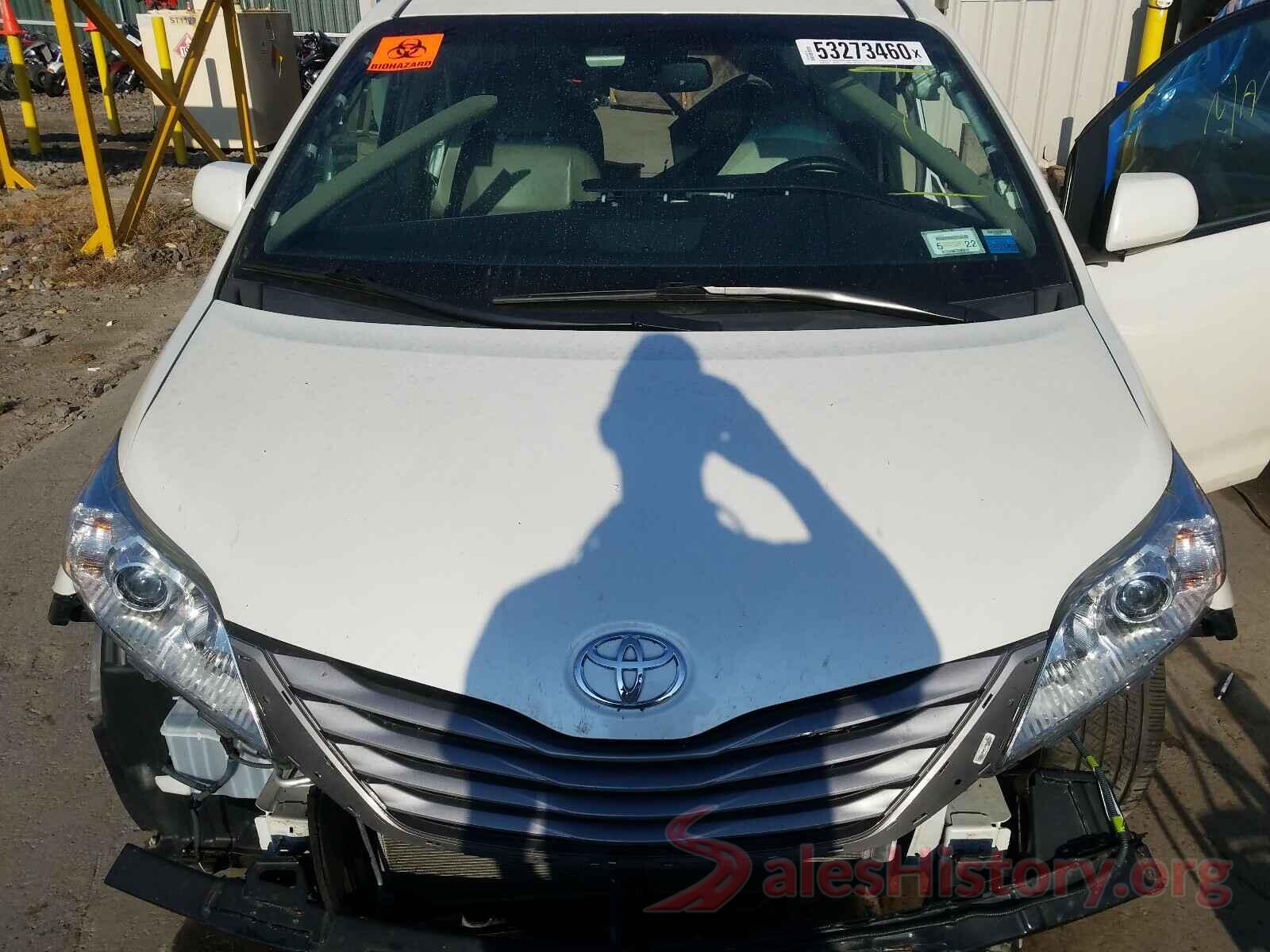 5TDDZ3DC6HS152029 2017 TOYOTA SIENNA