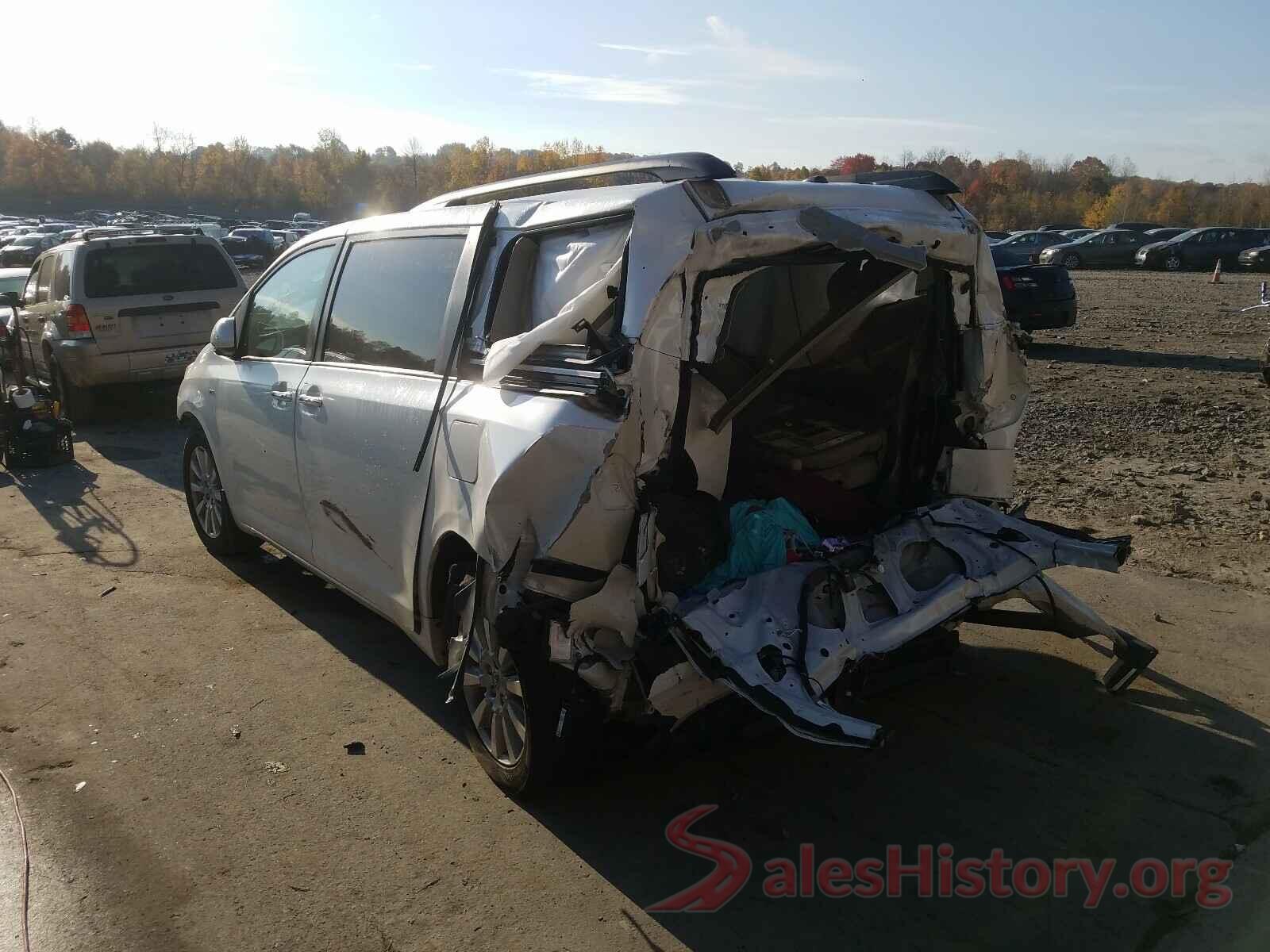 5TDDZ3DC6HS152029 2017 TOYOTA SIENNA