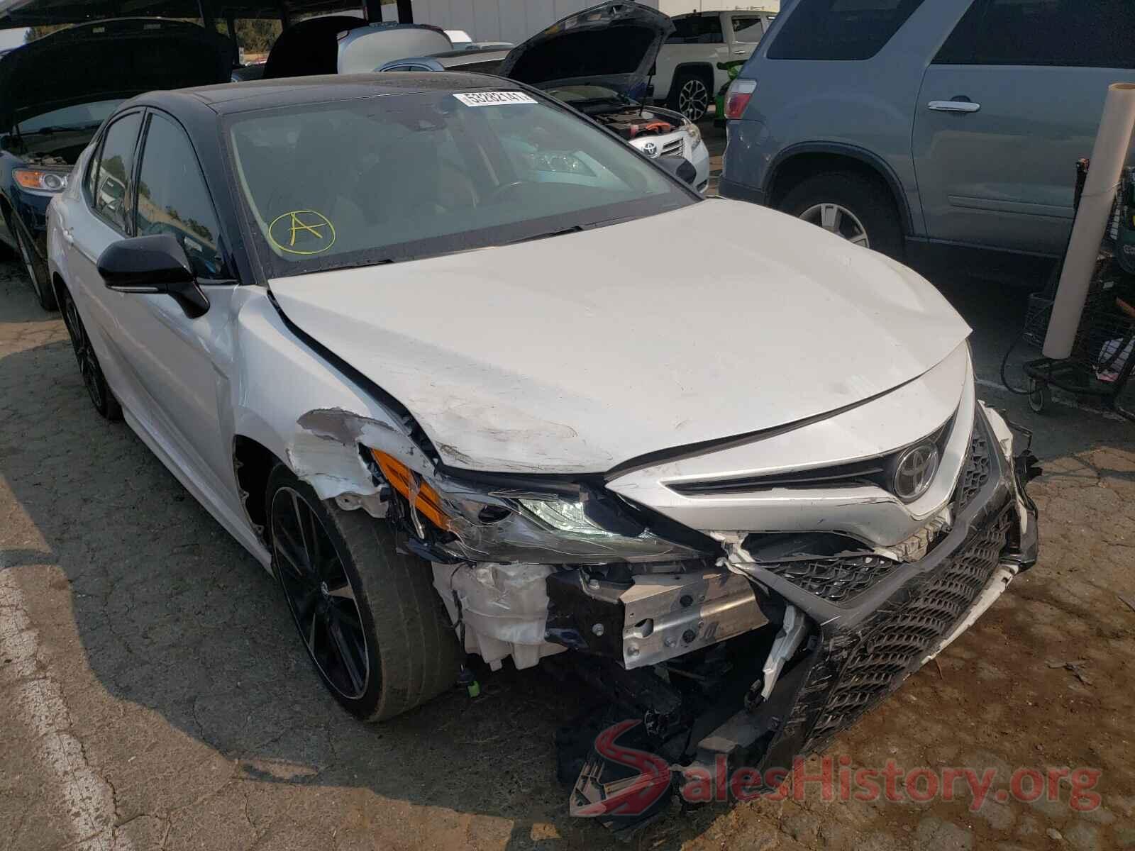 4T1B61HK2JU138616 2018 TOYOTA CAMRY