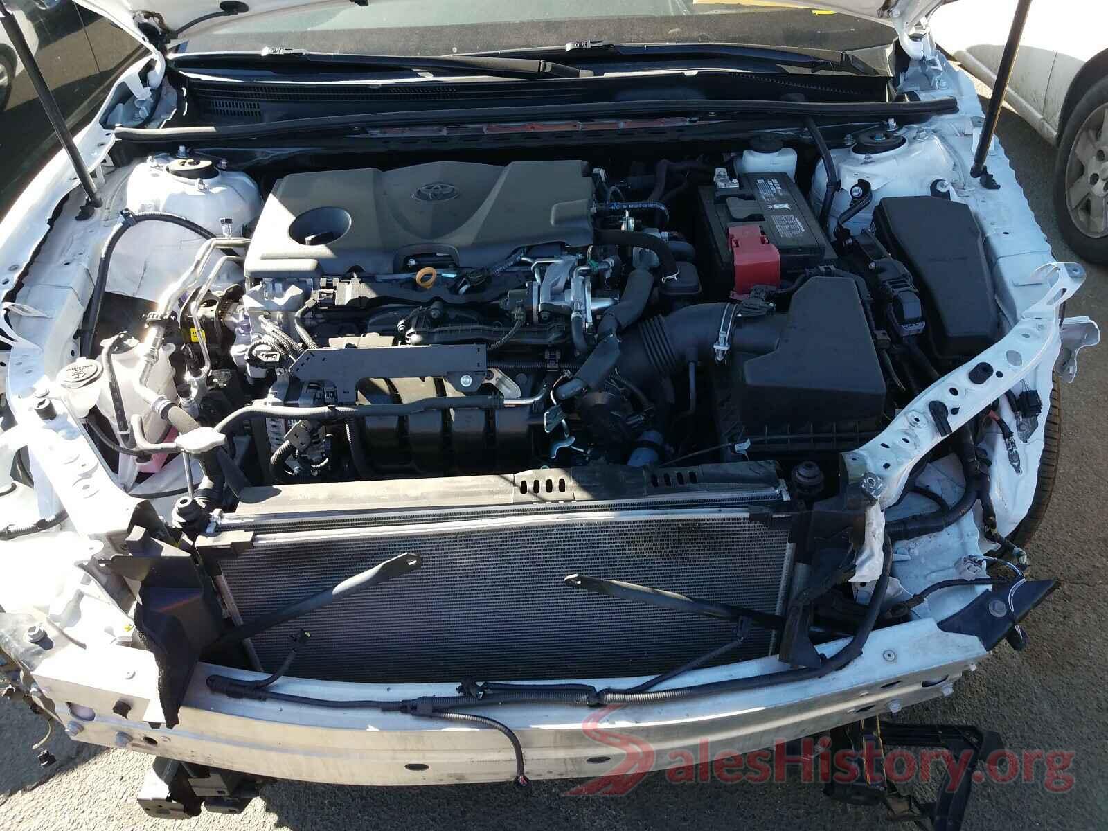 4T1B11HK8JU639878 2018 TOYOTA CAMRY