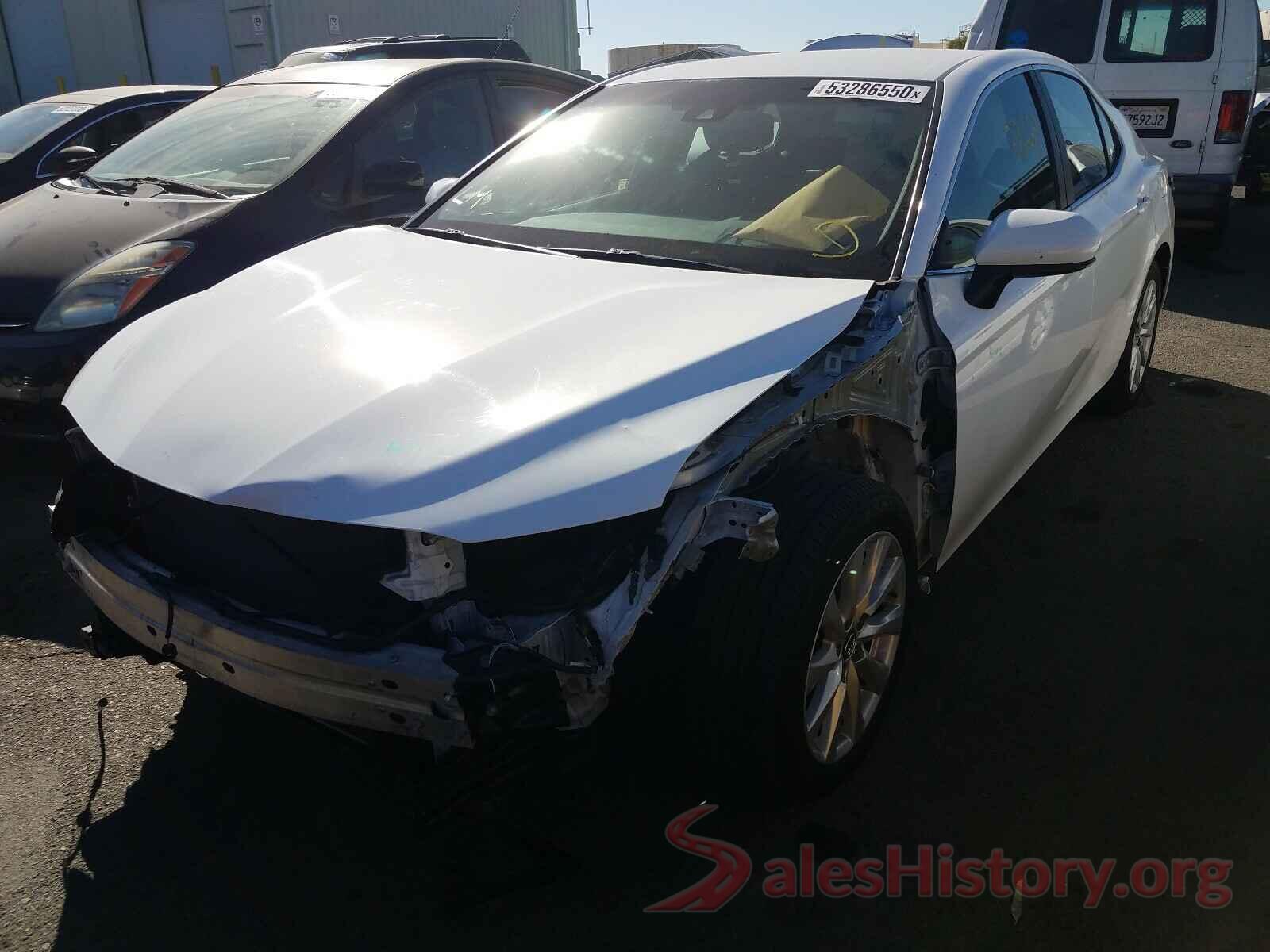 4T1B11HK8JU639878 2018 TOYOTA CAMRY