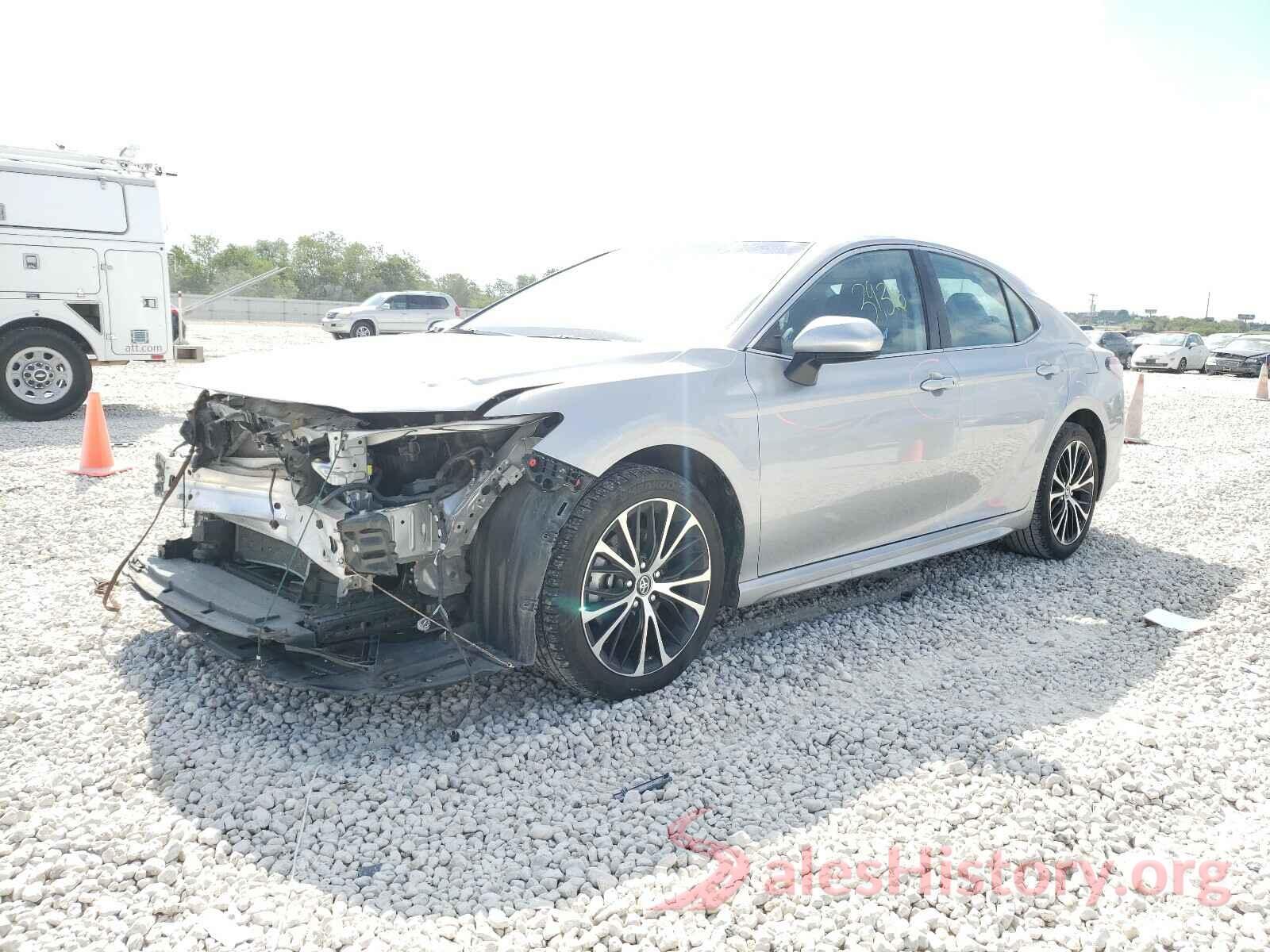 4T1B11HK5KU735887 2019 TOYOTA CAMRY