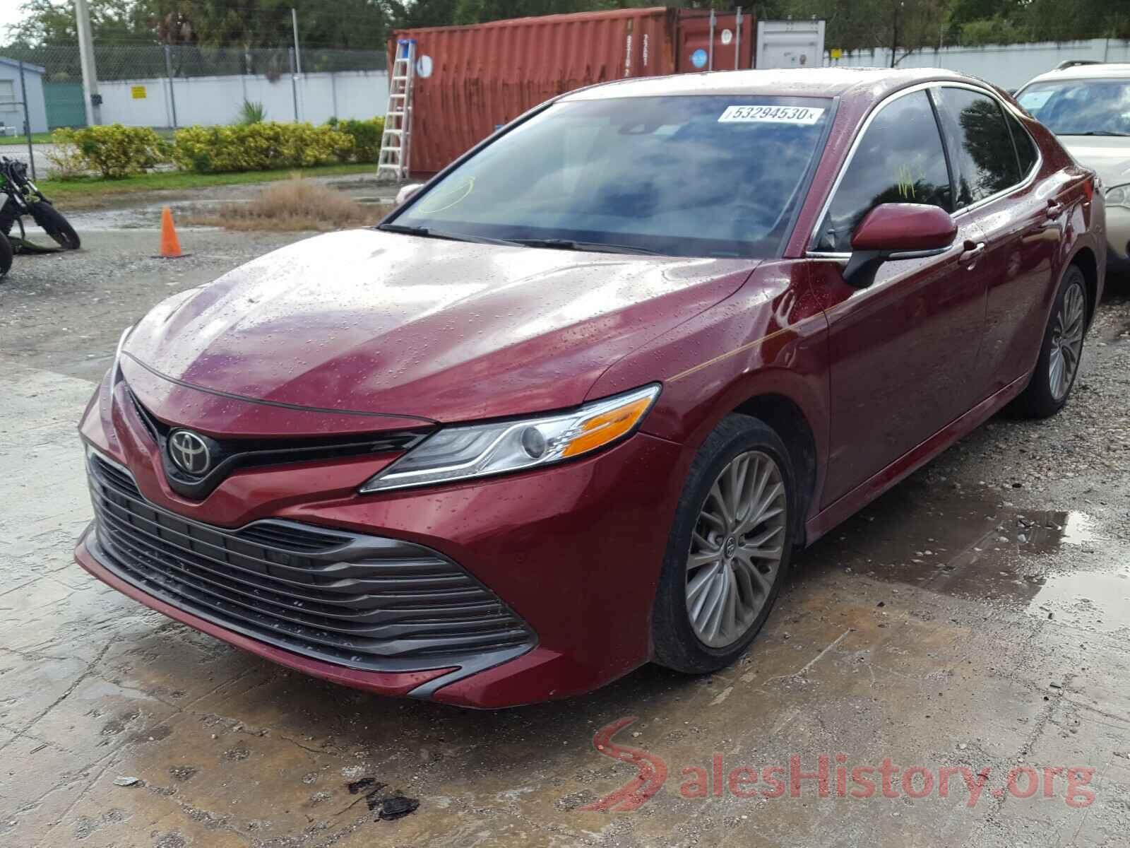 4T1B11HK8JU613863 2018 TOYOTA CAMRY