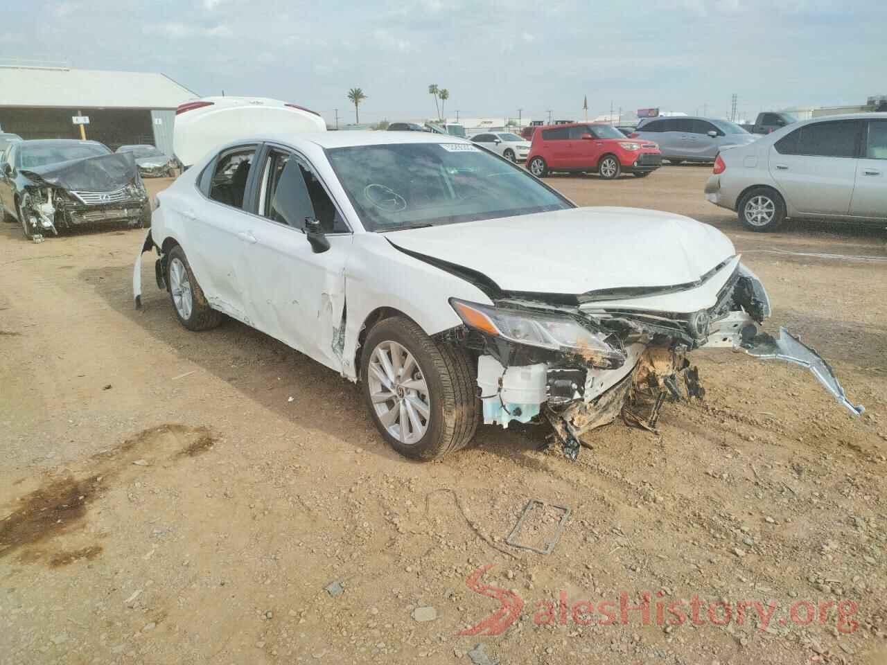 4T1C11AK6NU639740 2022 TOYOTA CAMRY