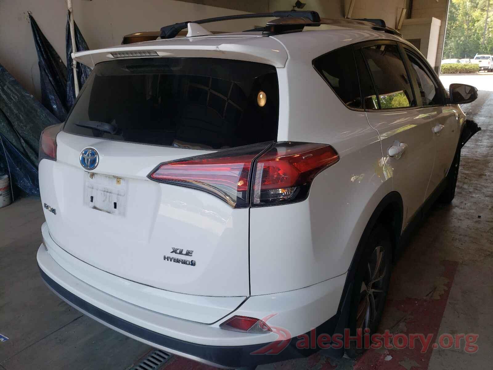 JTMRJREVXHD135214 2017 TOYOTA RAV4