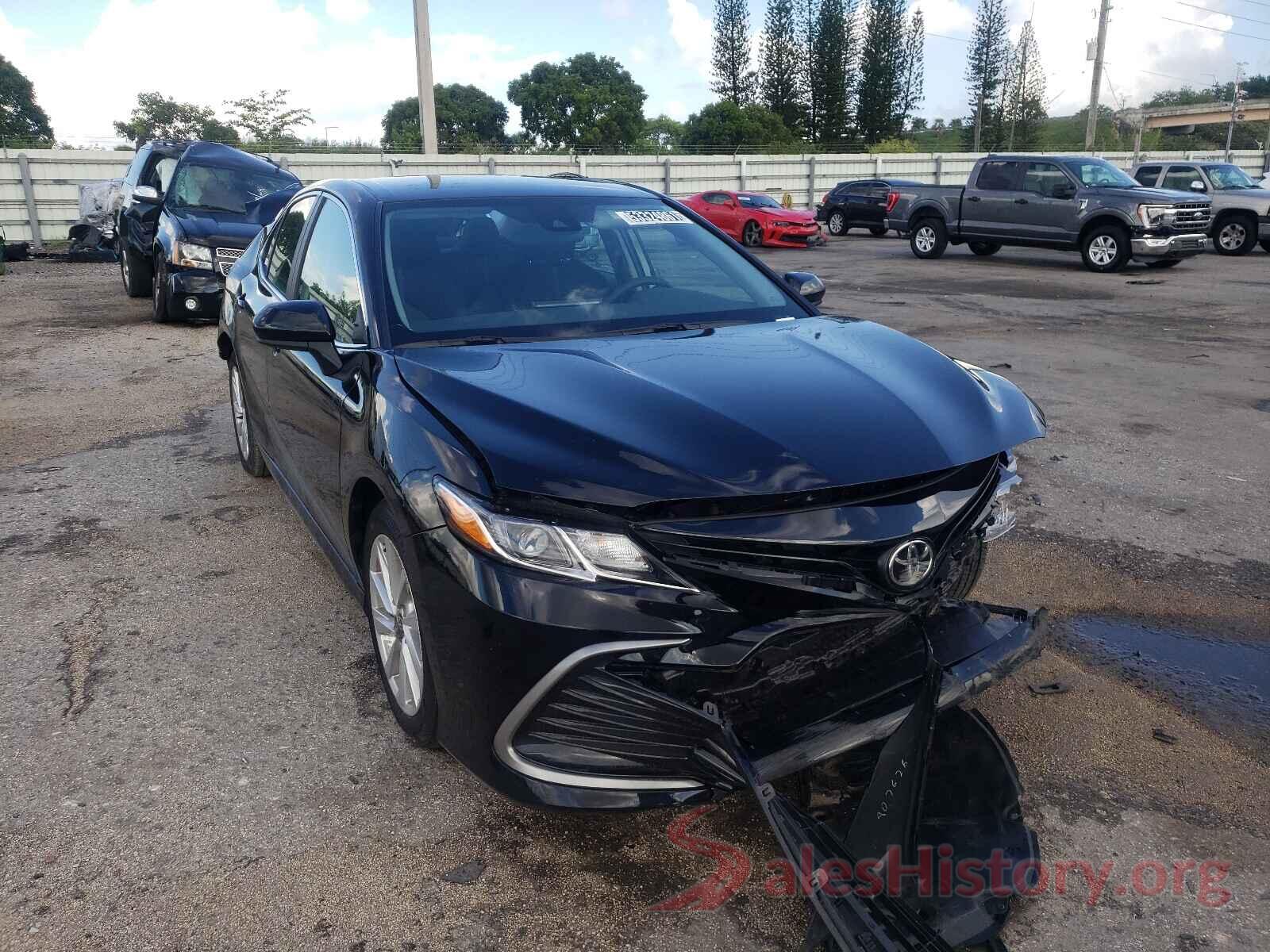 4T1C11AK5MU562499 2021 TOYOTA CAMRY