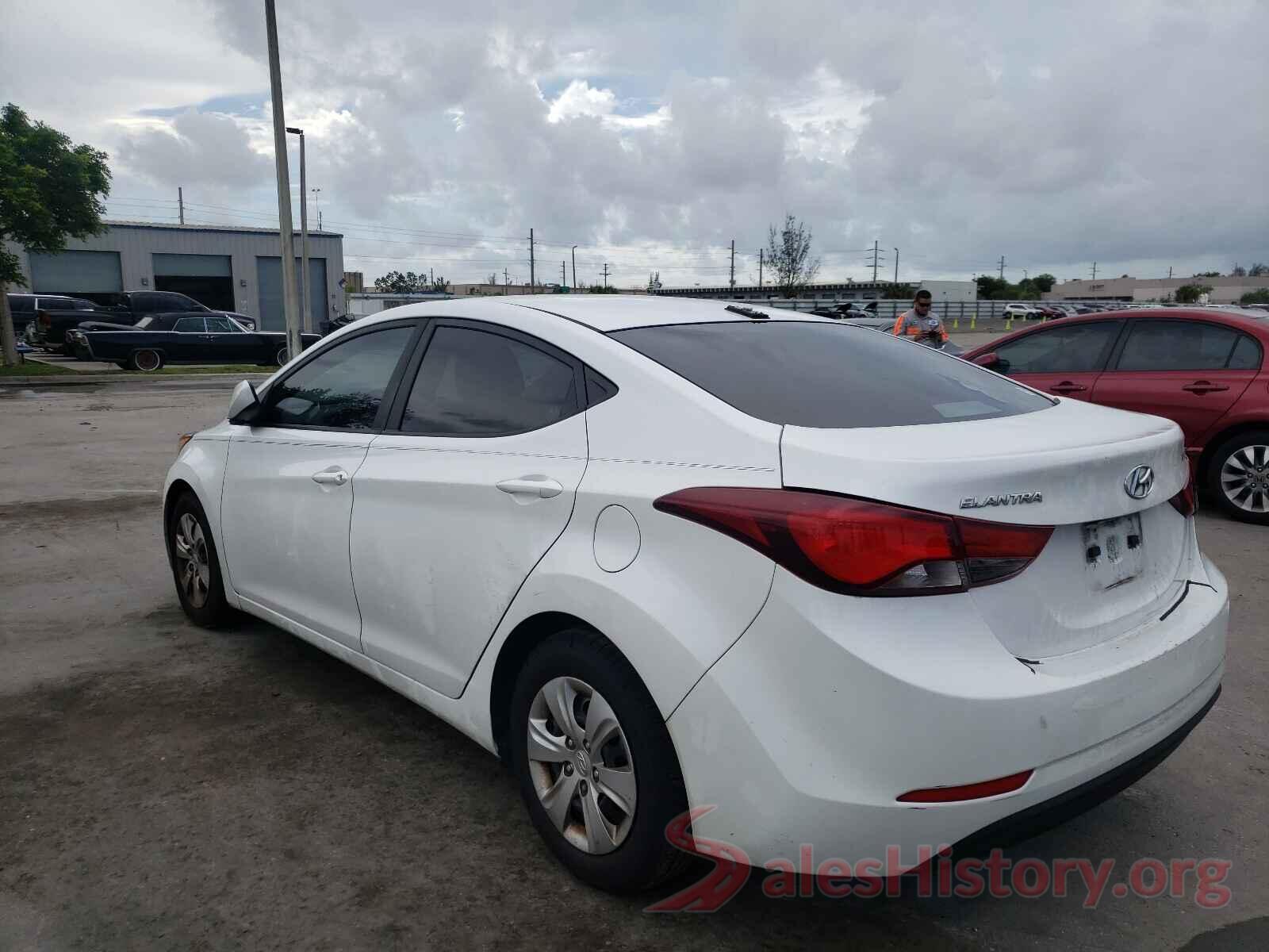 5NPDH4AE9GH747783 2016 HYUNDAI ELANTRA