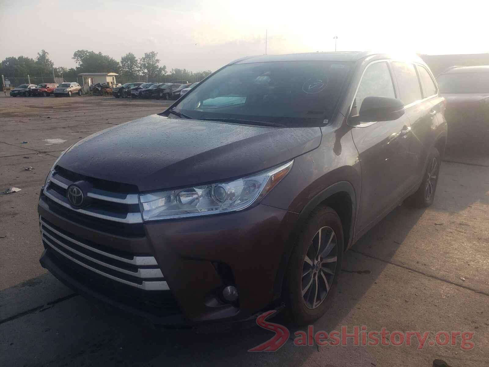 5TDKZRFH6KS303719 2019 TOYOTA HIGHLANDER