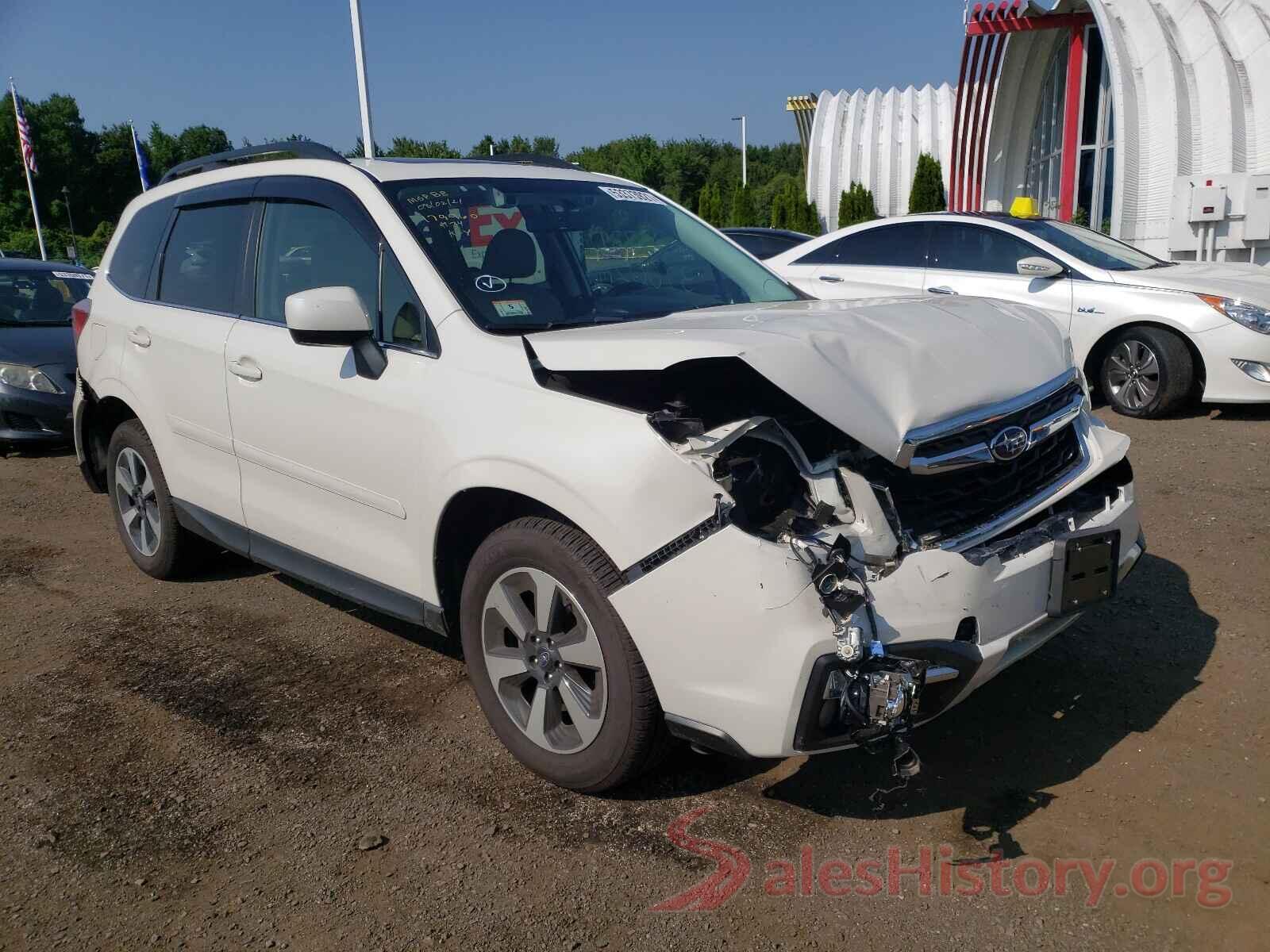 JF2SJARC3JH538088 2018 SUBARU FORESTER