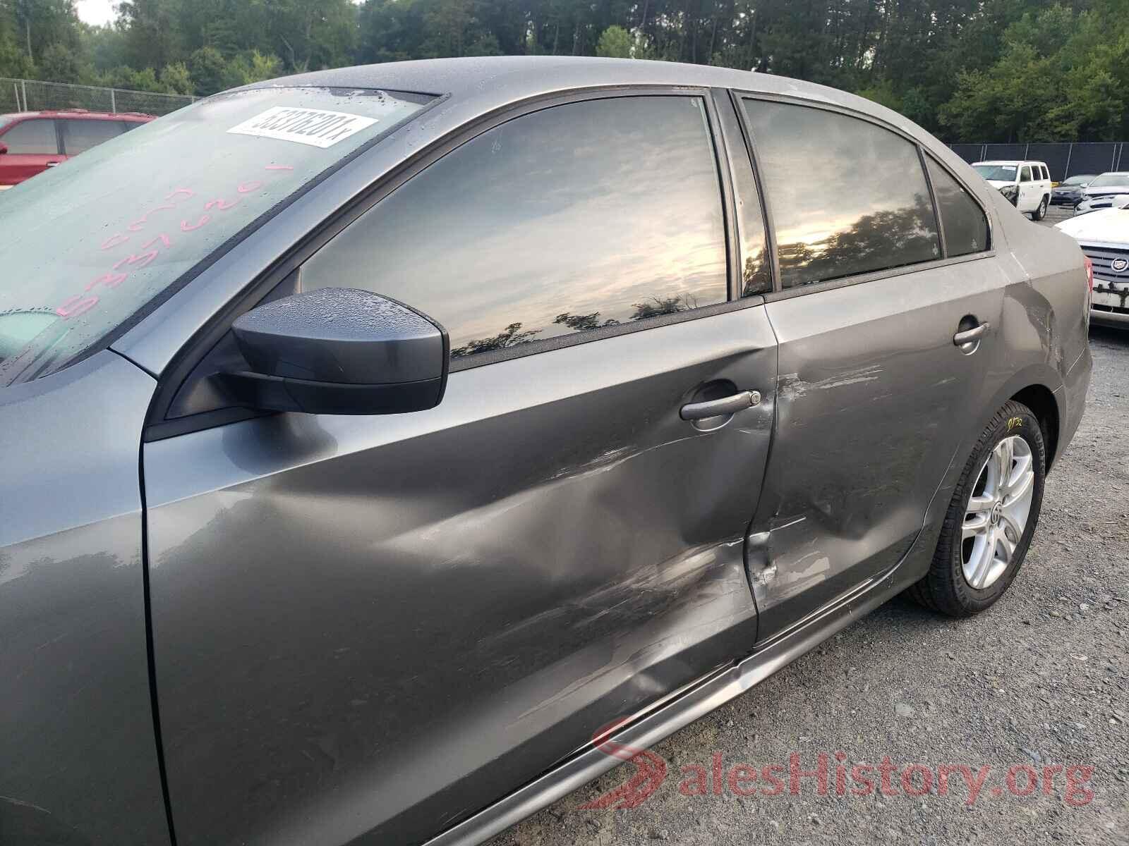 3VW2B7AJ2JM228077 2018 VOLKSWAGEN JETTA