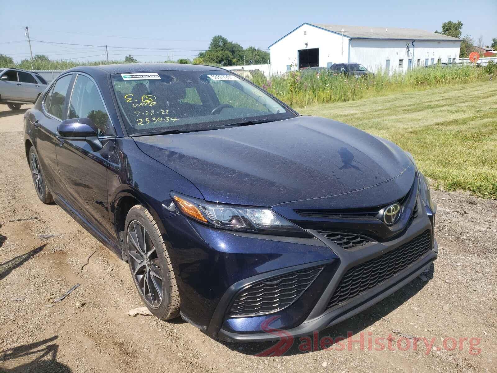 4T1G11AK6MU513927 2021 TOYOTA CAMRY