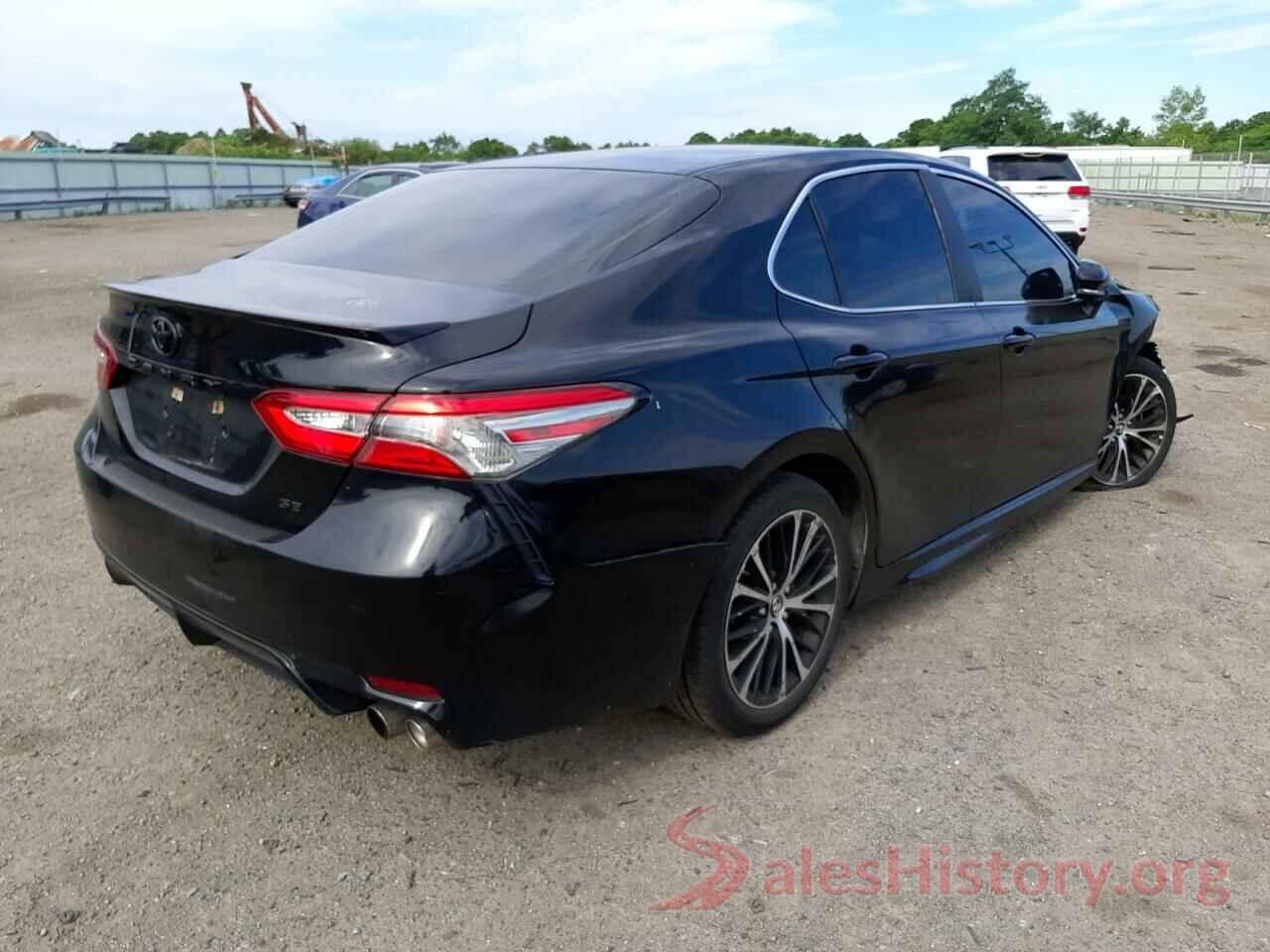 4T1B11HK8JU674579 2018 TOYOTA CAMRY