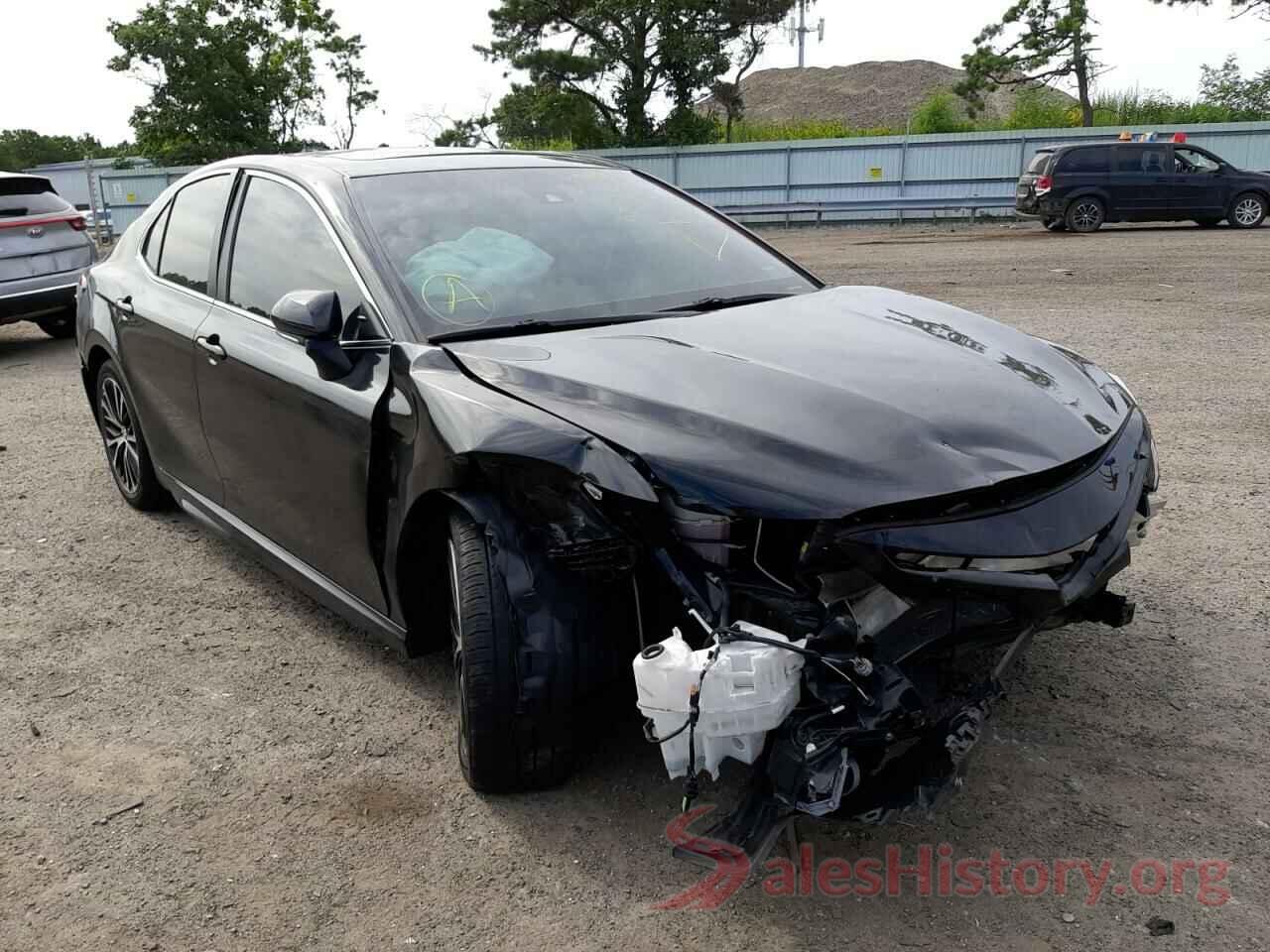 4T1B11HK8JU674579 2018 TOYOTA CAMRY