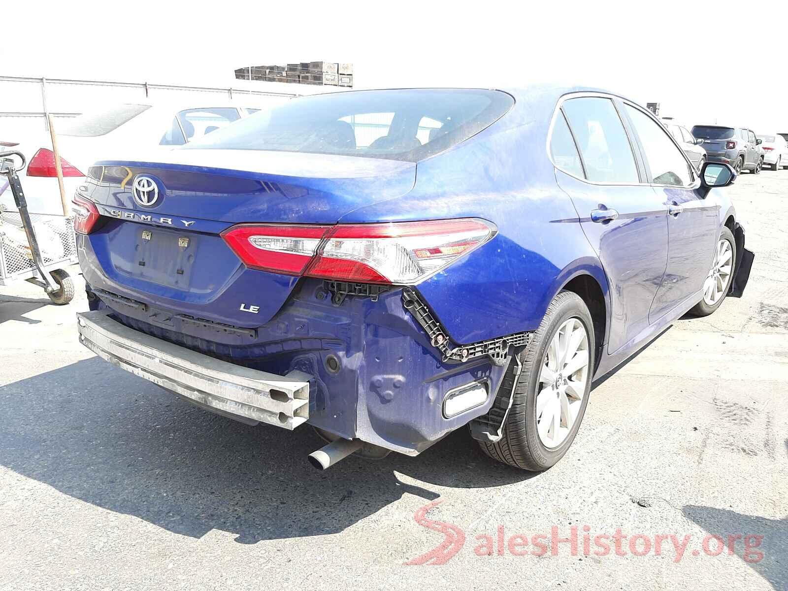 4T1B11HK3JU560084 2018 TOYOTA CAMRY