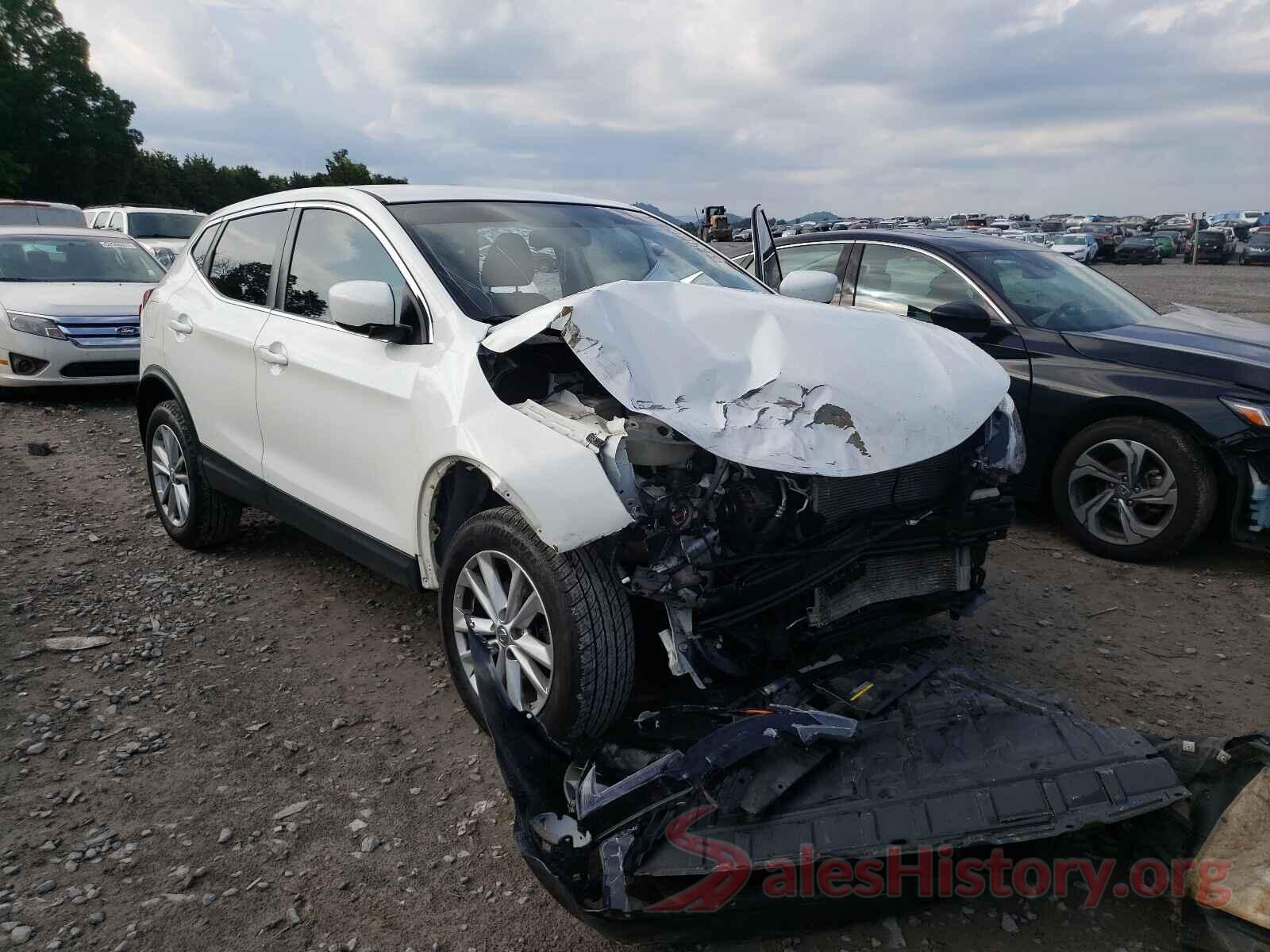 JN1BJ1CR2HW135899 2017 NISSAN ROGUE