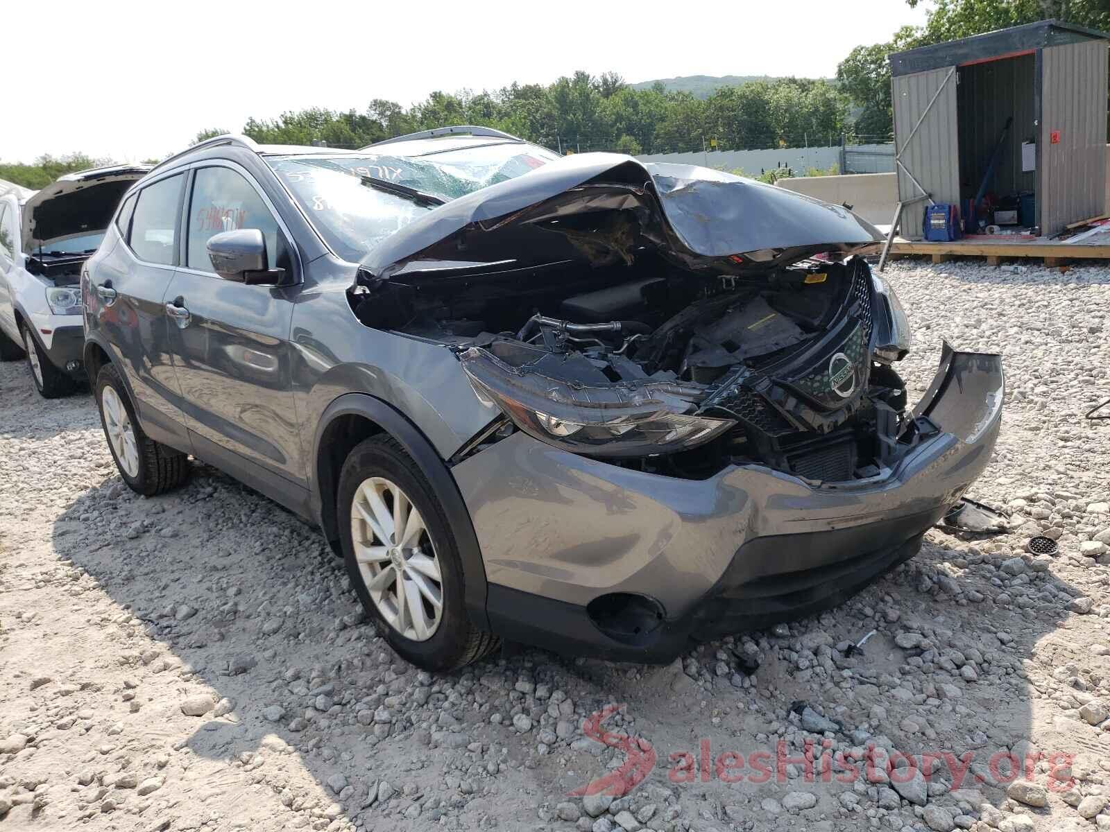 JN1BJ1CR5JW268405 2018 NISSAN ROGUE