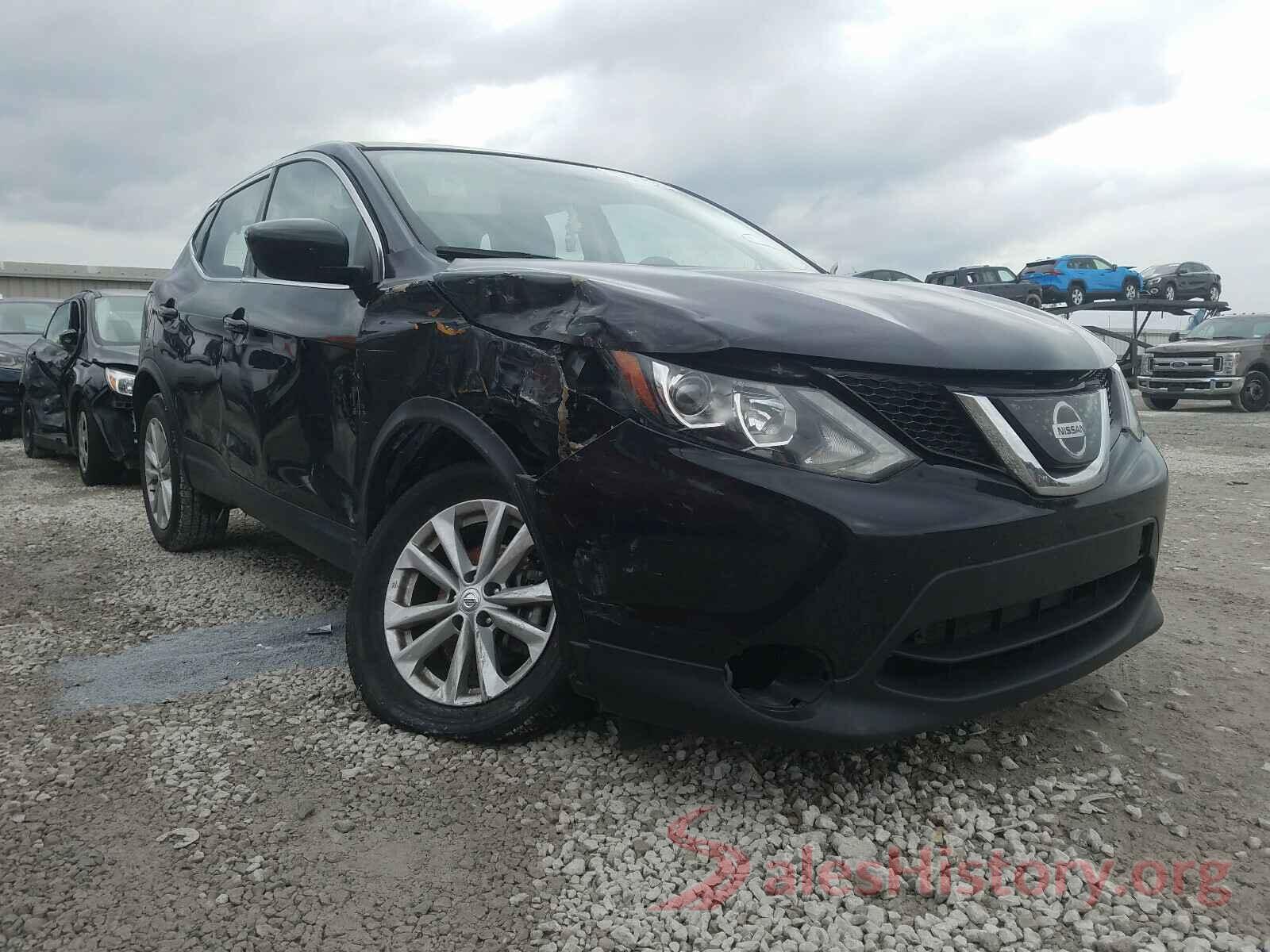 JN1BJ1CR7JW281740 2018 NISSAN ROGUE