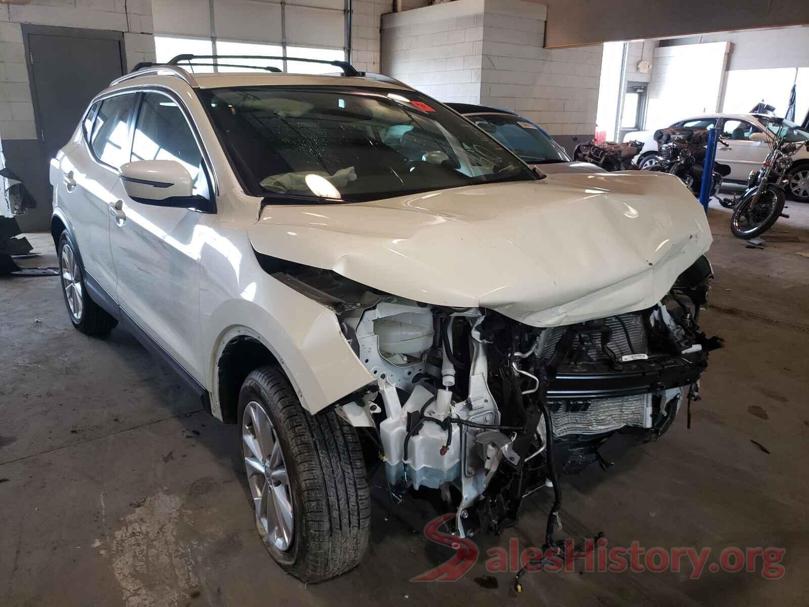 JN1BJ1CR5JW291215 2018 NISSAN ROGUE