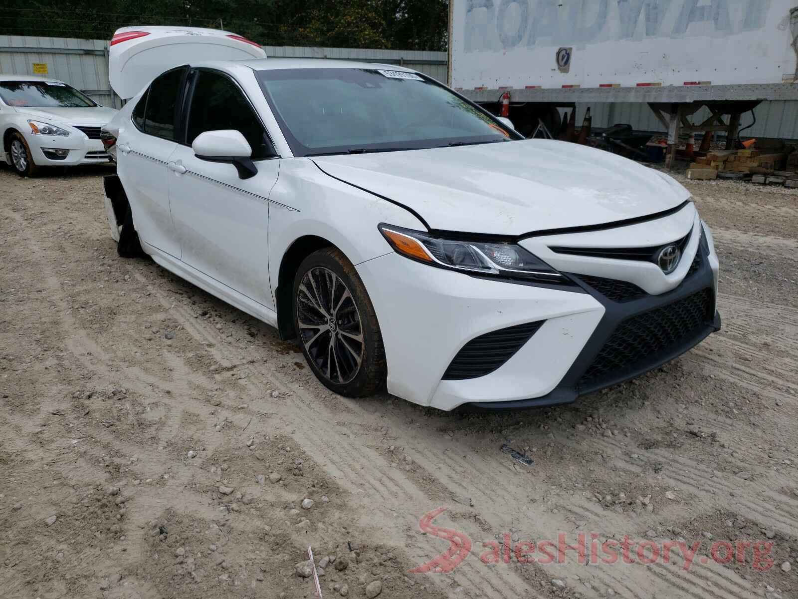 4T1B11HKXJU554623 2018 TOYOTA CAMRY